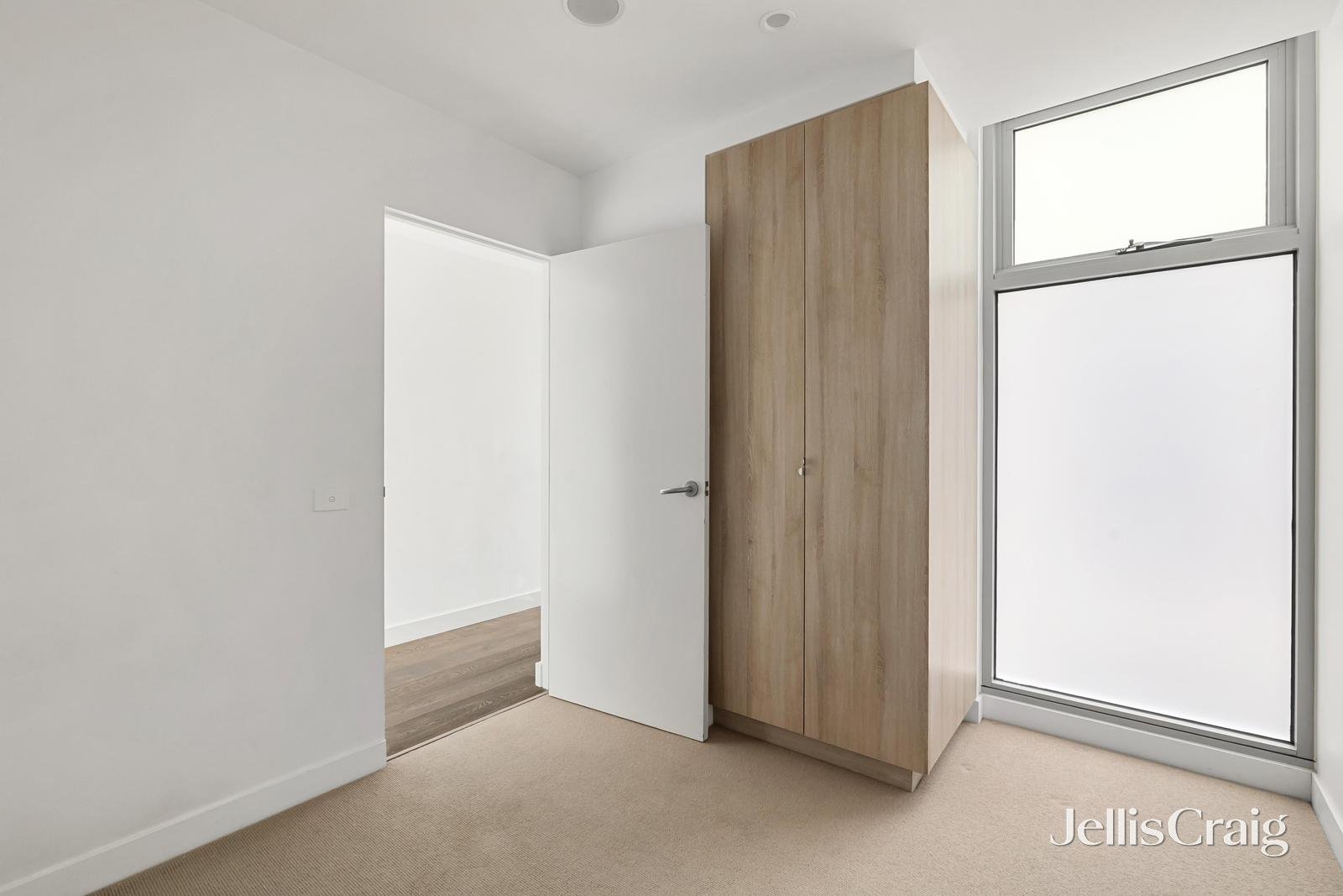 202/19-25 Nott Street, Port Melbourne image 2