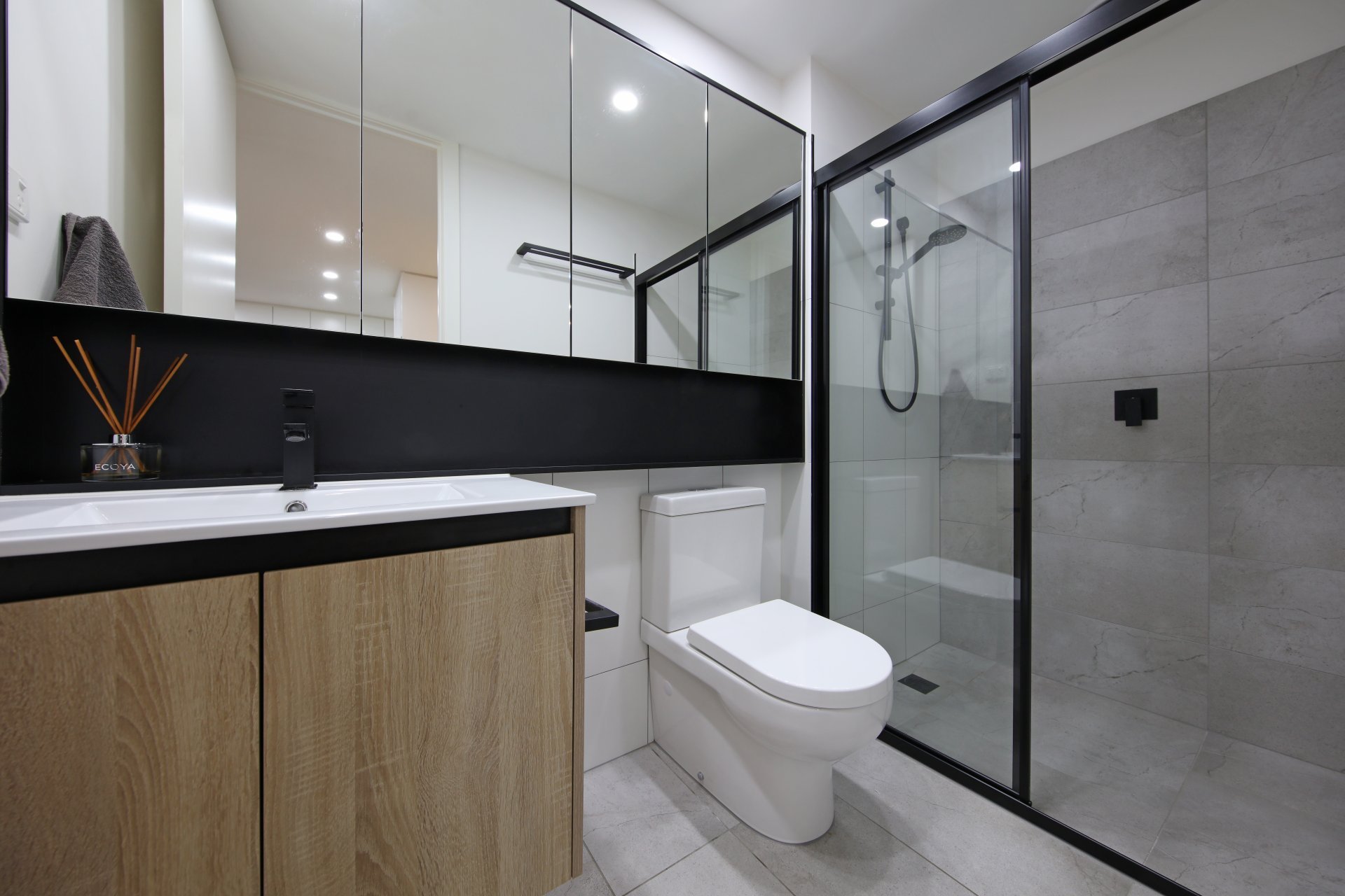 202/215 Chesterville Road, Moorabbin image 8