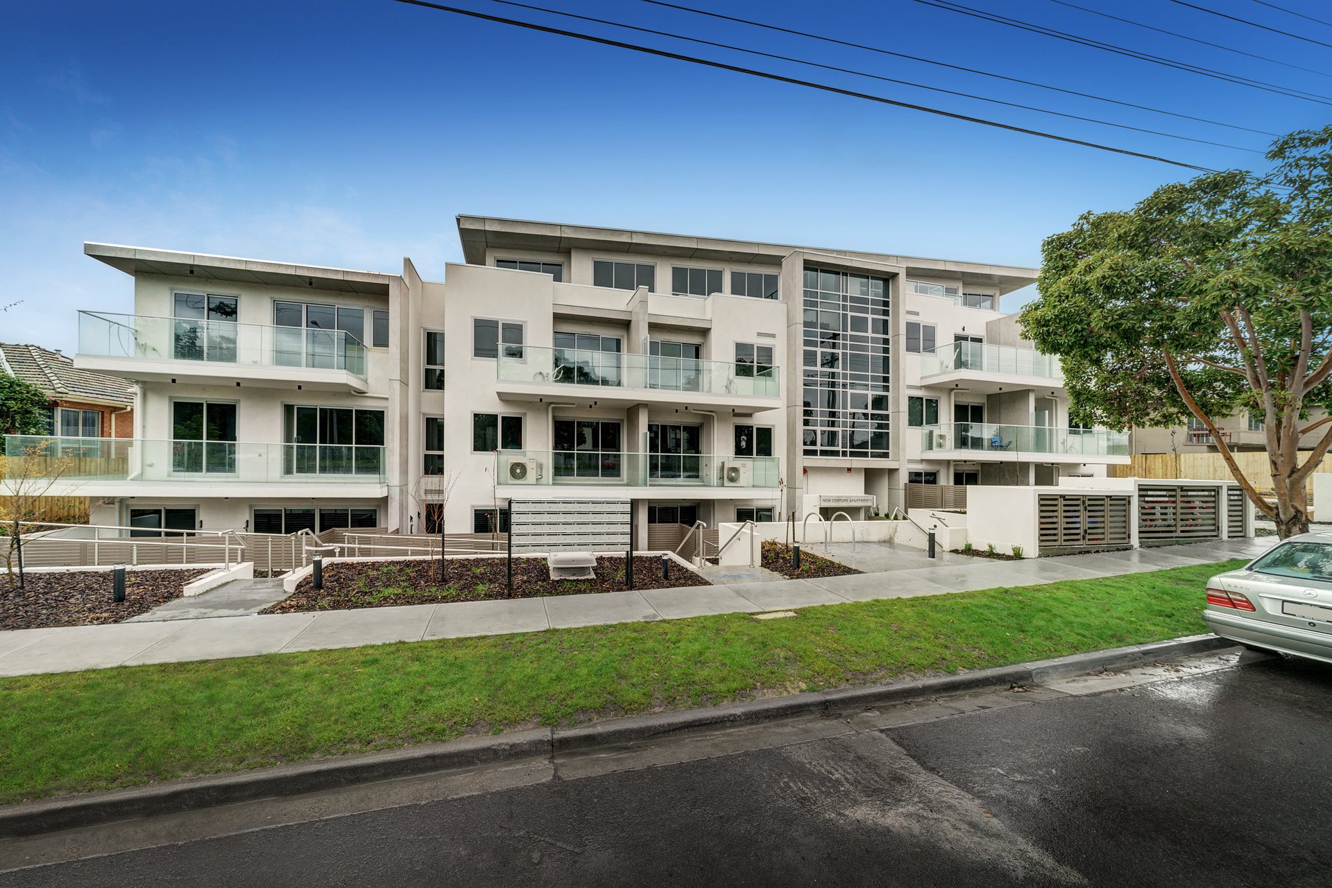 202/330 Manningham Road, Doncaster image 1