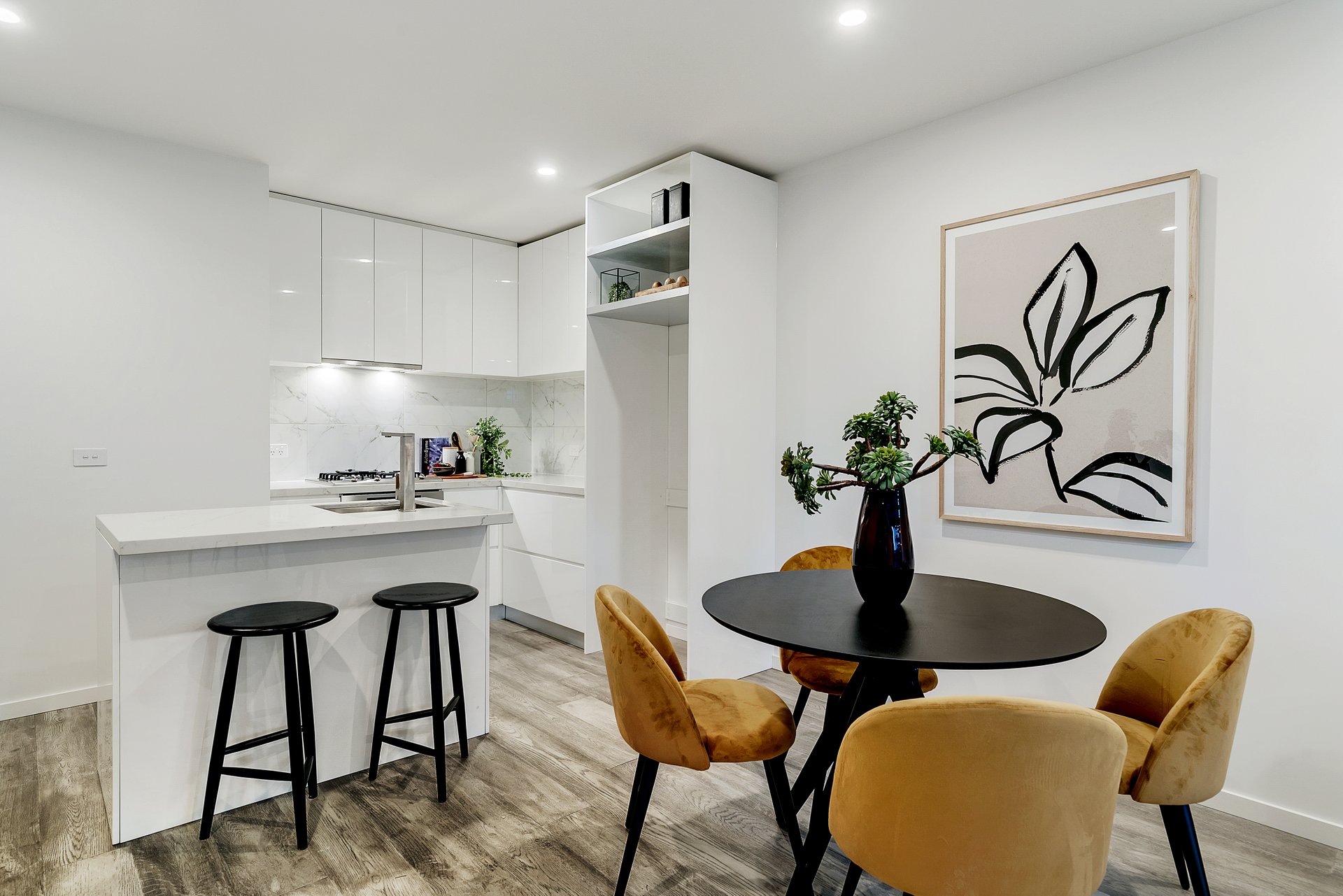 202/330 Manningham Road, Doncaster image 3