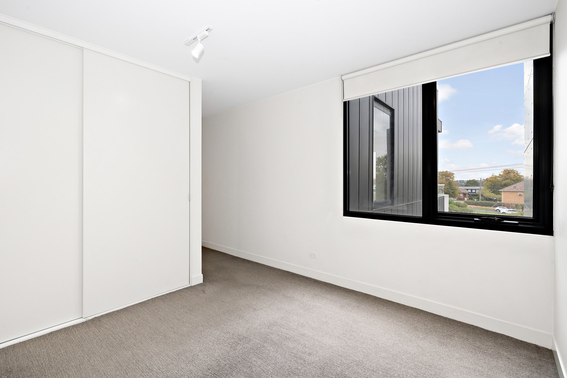 Property Gallery Thumbnail 8