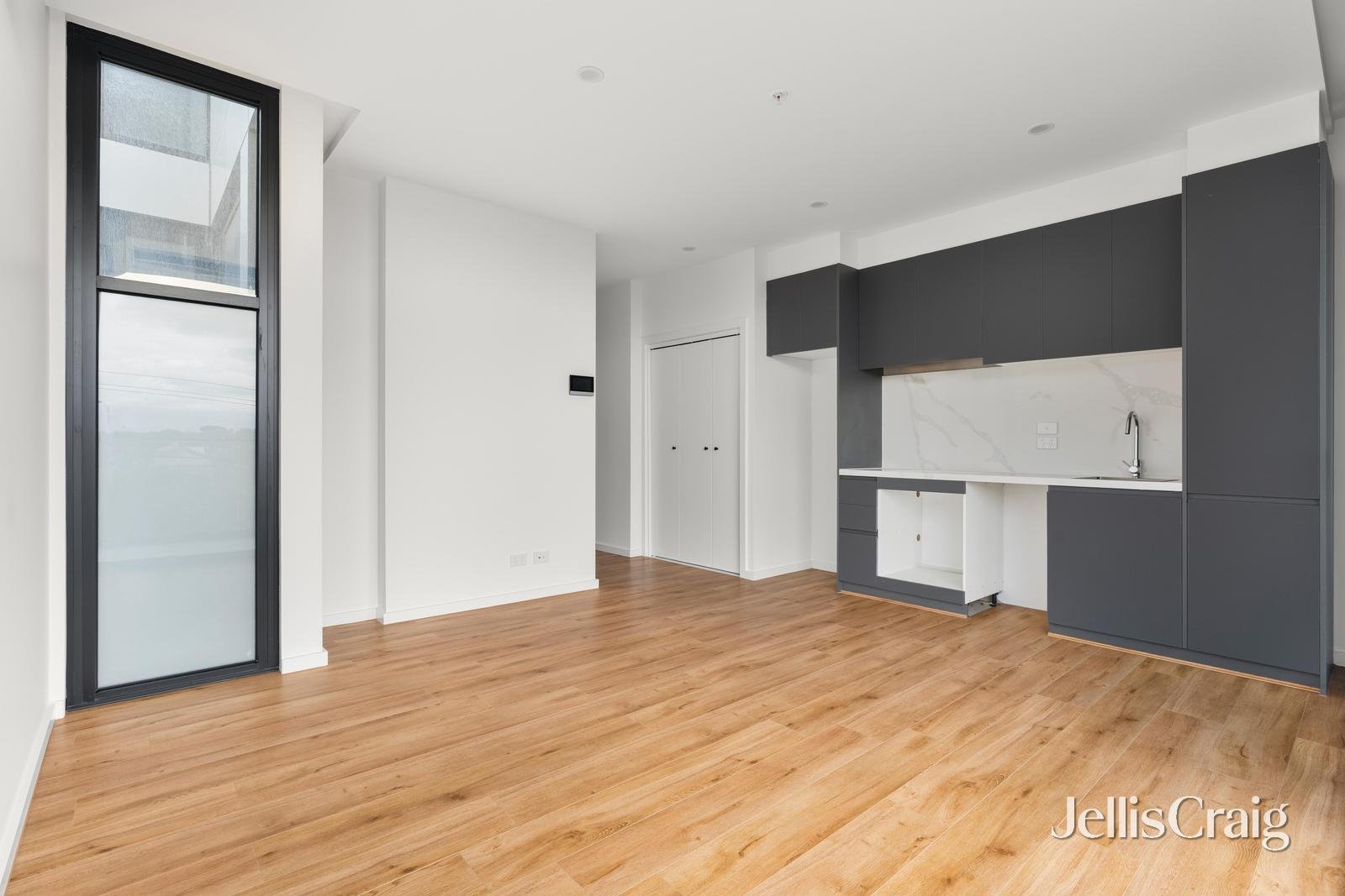 202/39 Ryan Street, Footscray image 2