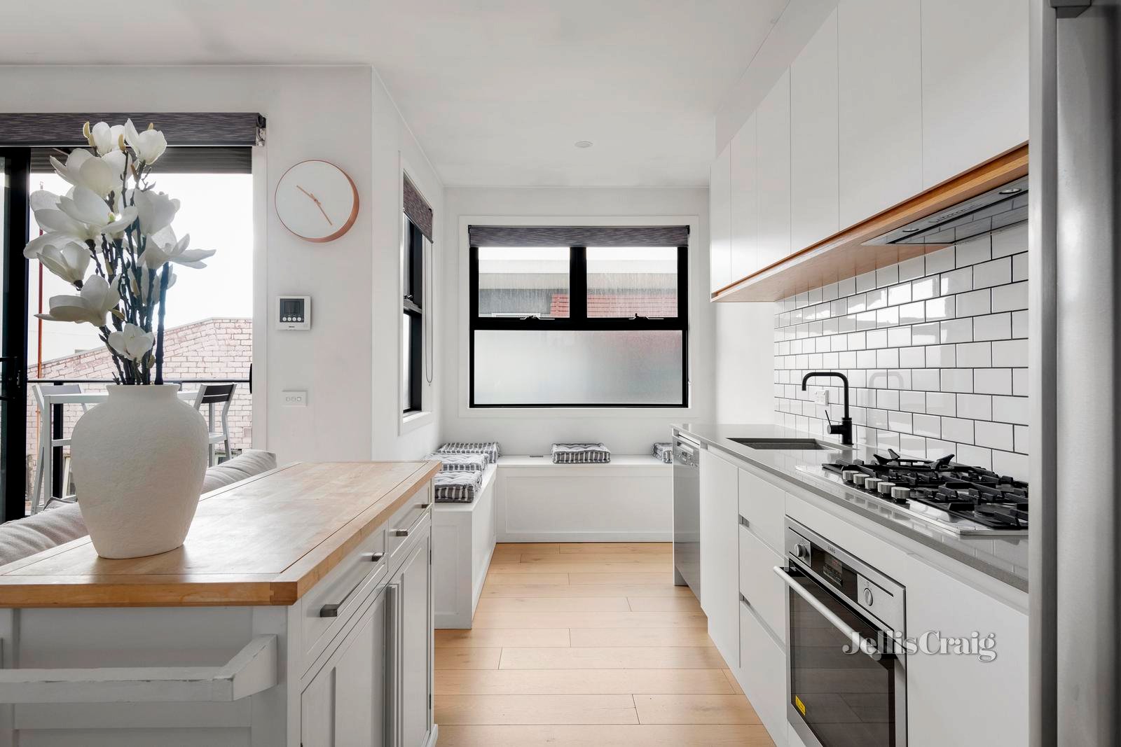 202/4 Beavers Road, Northcote image 2