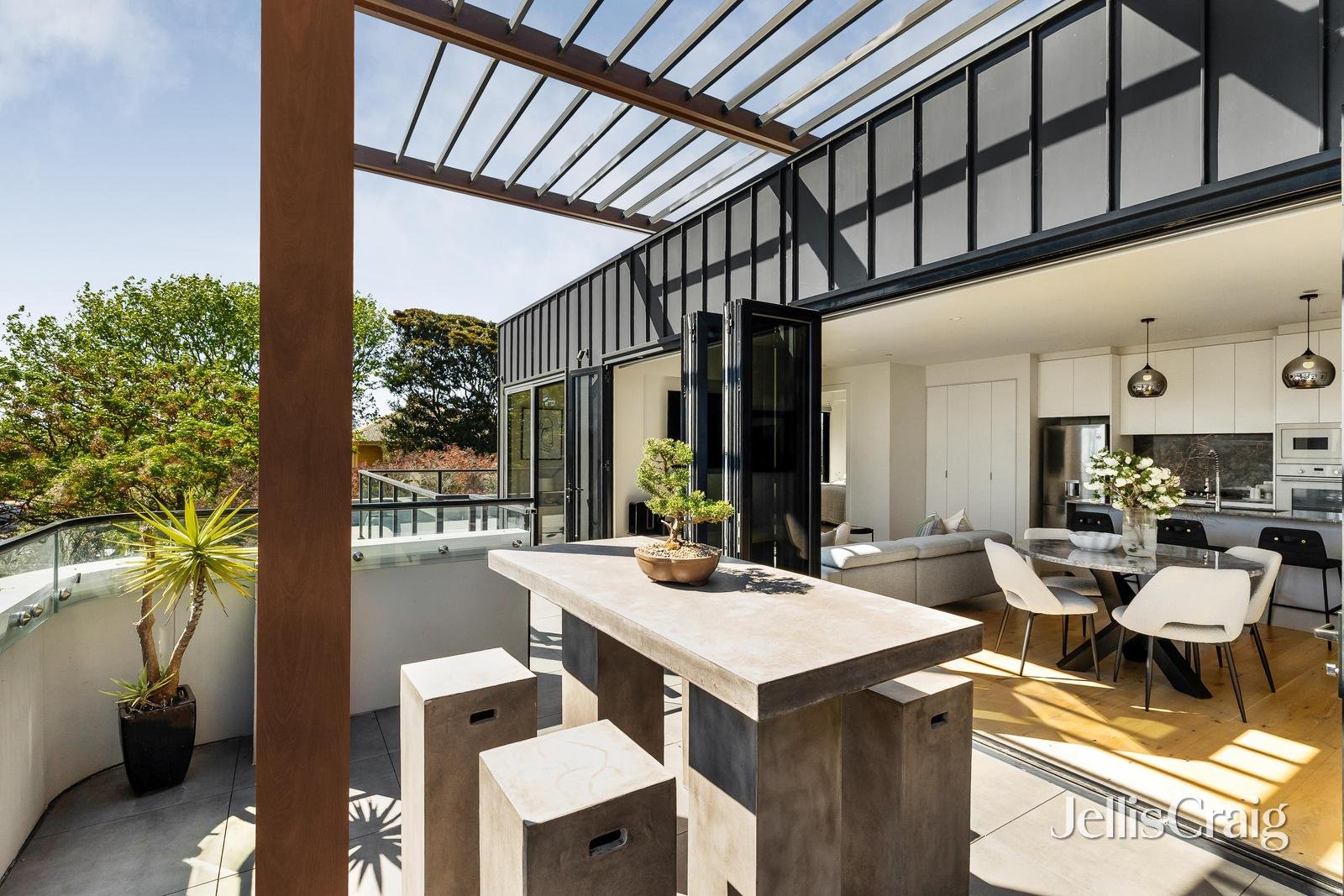 202/4 Littlewood Street, Hampton image 7