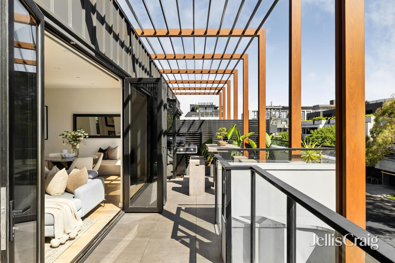 202/4 Littlewood Street, Hampton image 8