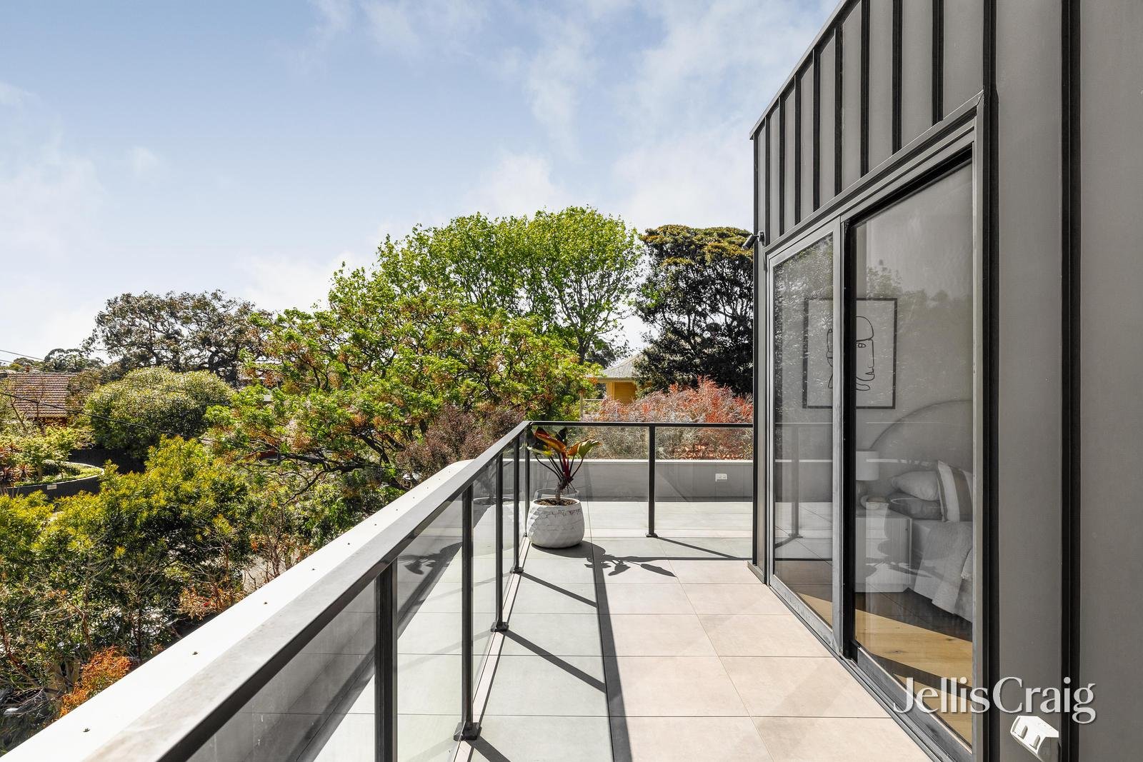 202/4 Littlewood Street, Hampton image 9