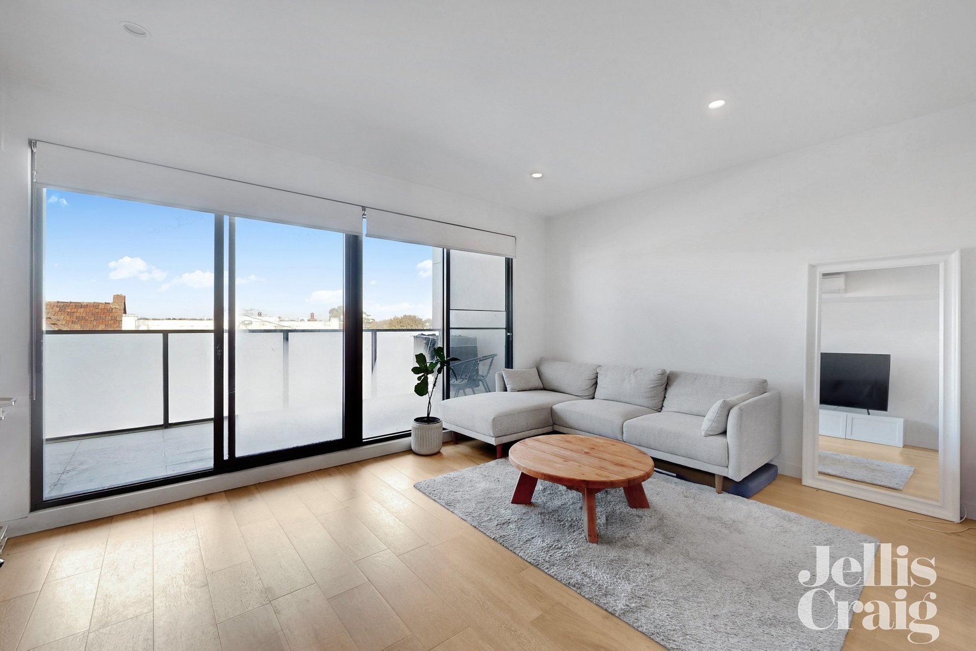 202/43 High Street, Glen Iris image 2