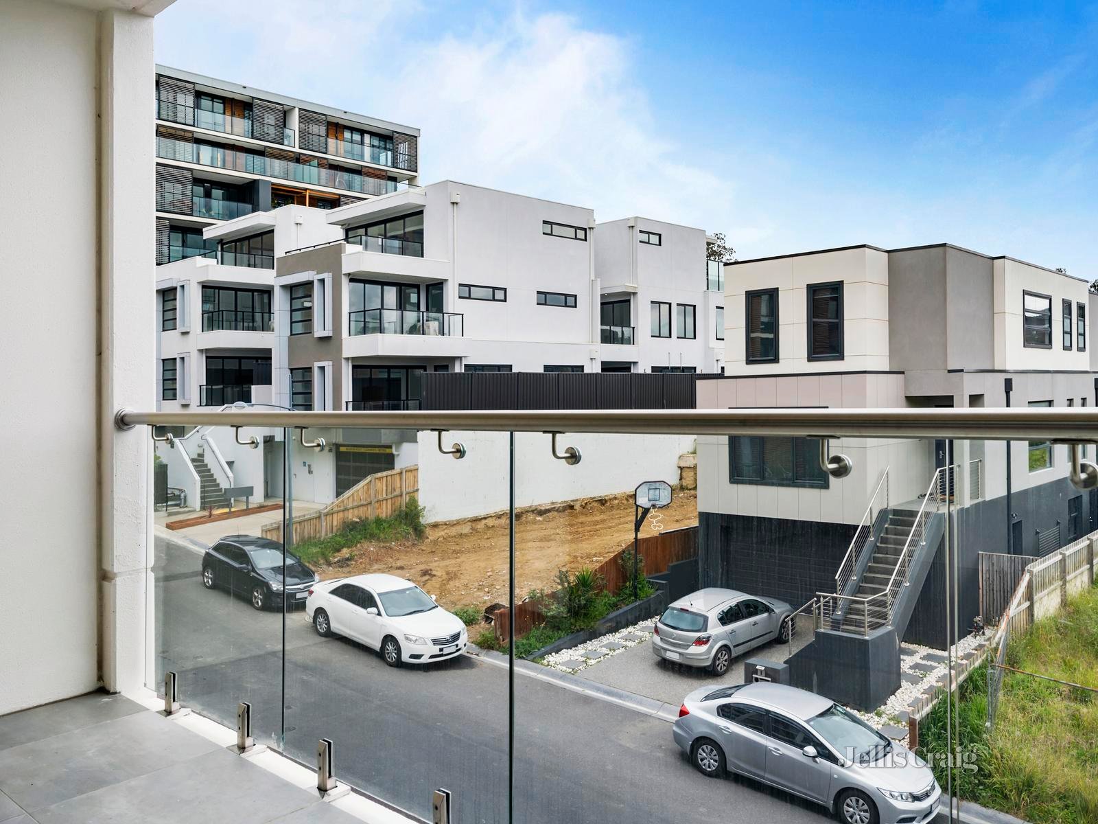 202/5 Red Hill Terrace, Doncaster East image 6