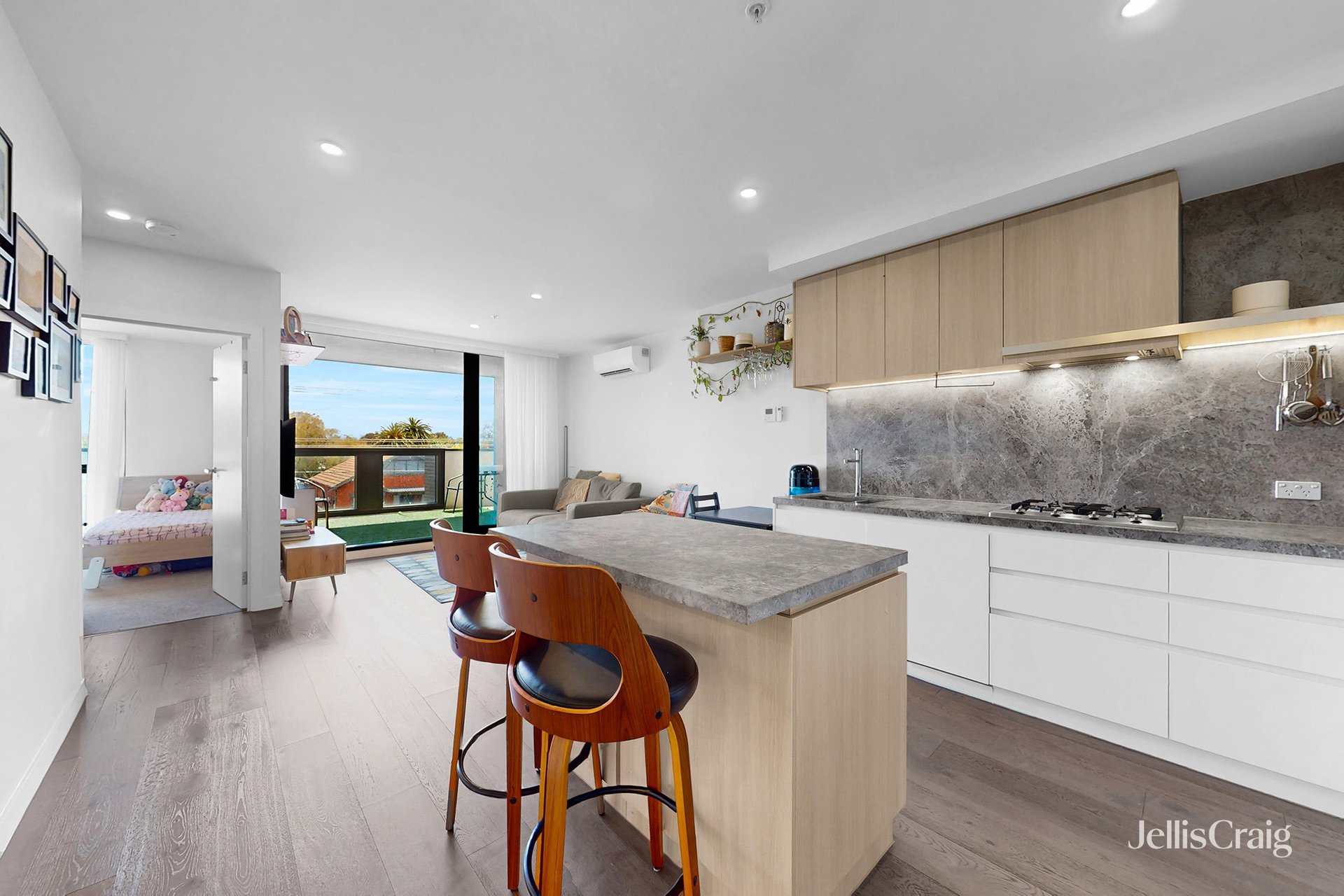 202/50 Kambrook Road, Caulfield North image 5