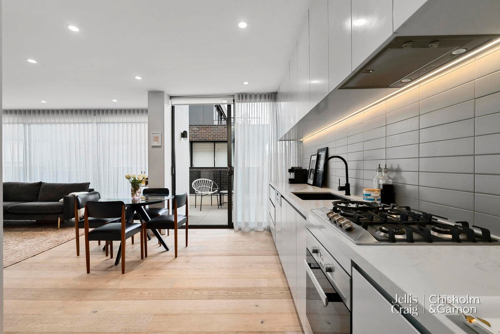 202/51 Ormond Esplanade, Elwood image 2
