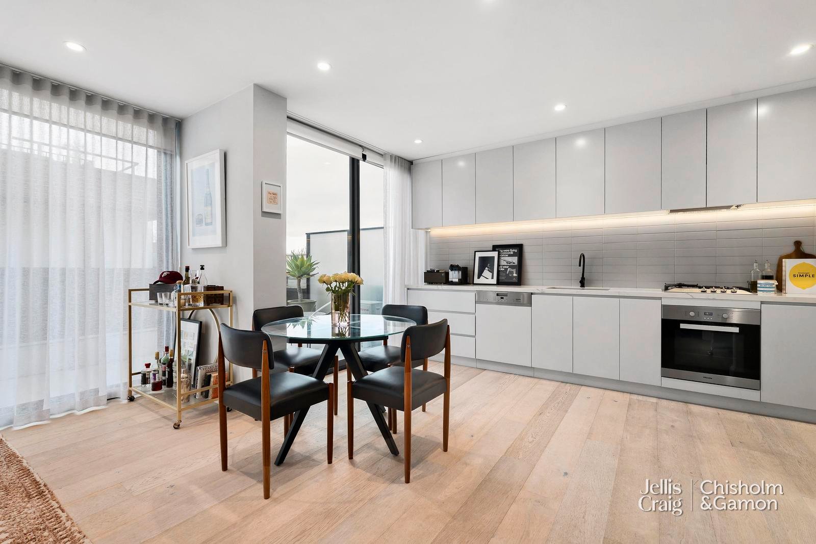202/51 Ormond Esplanade, Elwood image 3