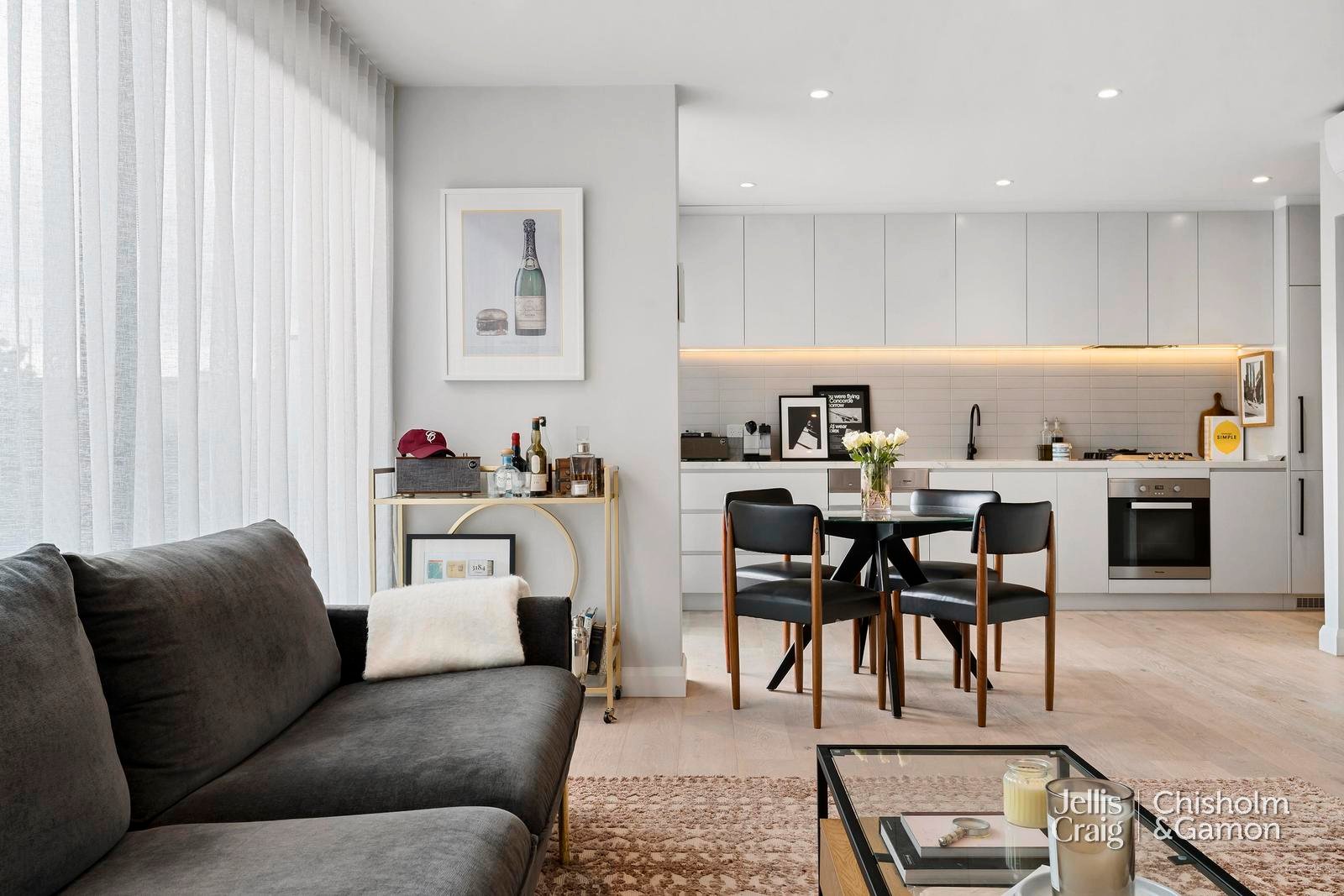 202/51 Ormond Esplanade, Elwood image 4