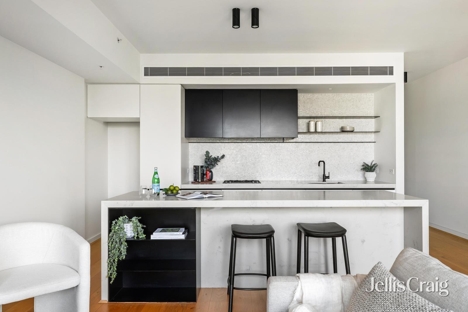 202/55 Wellington Street, St&nbsp;Kilda image 2