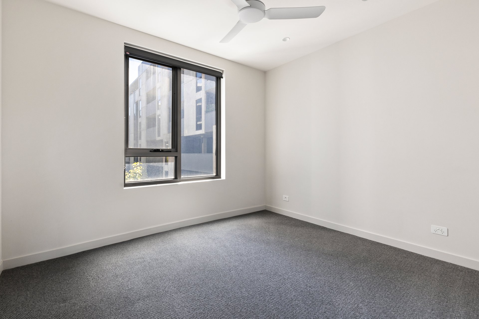 Property Gallery Thumbnail 6