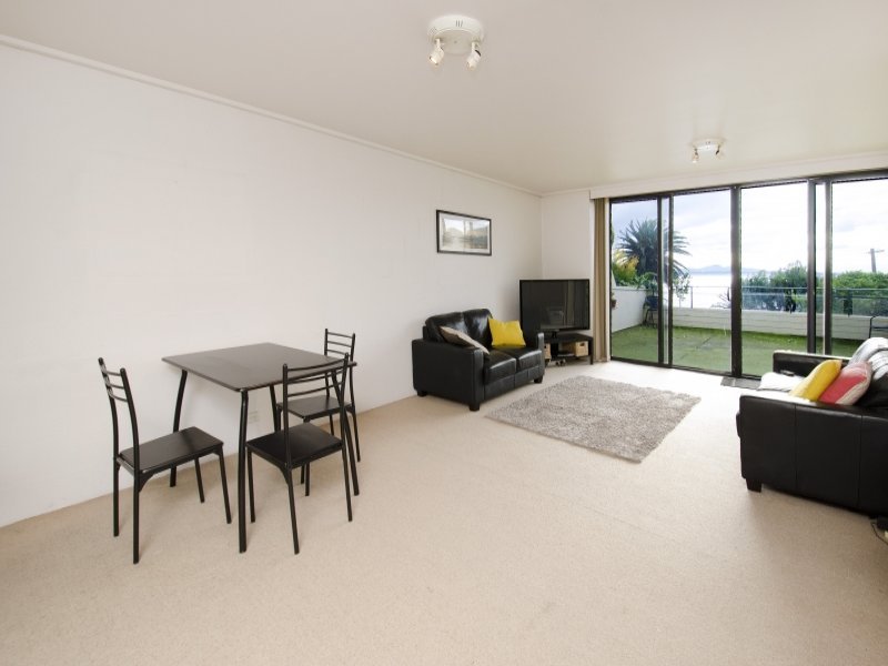 202/64 Eastern Beach Road, Geelong image 6