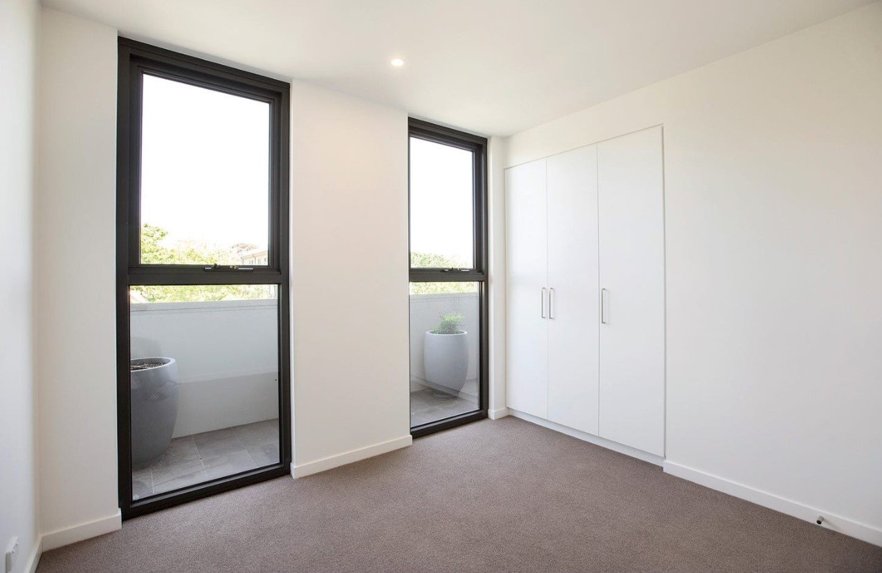 202/687 Toorak Road, Kooyong image 4