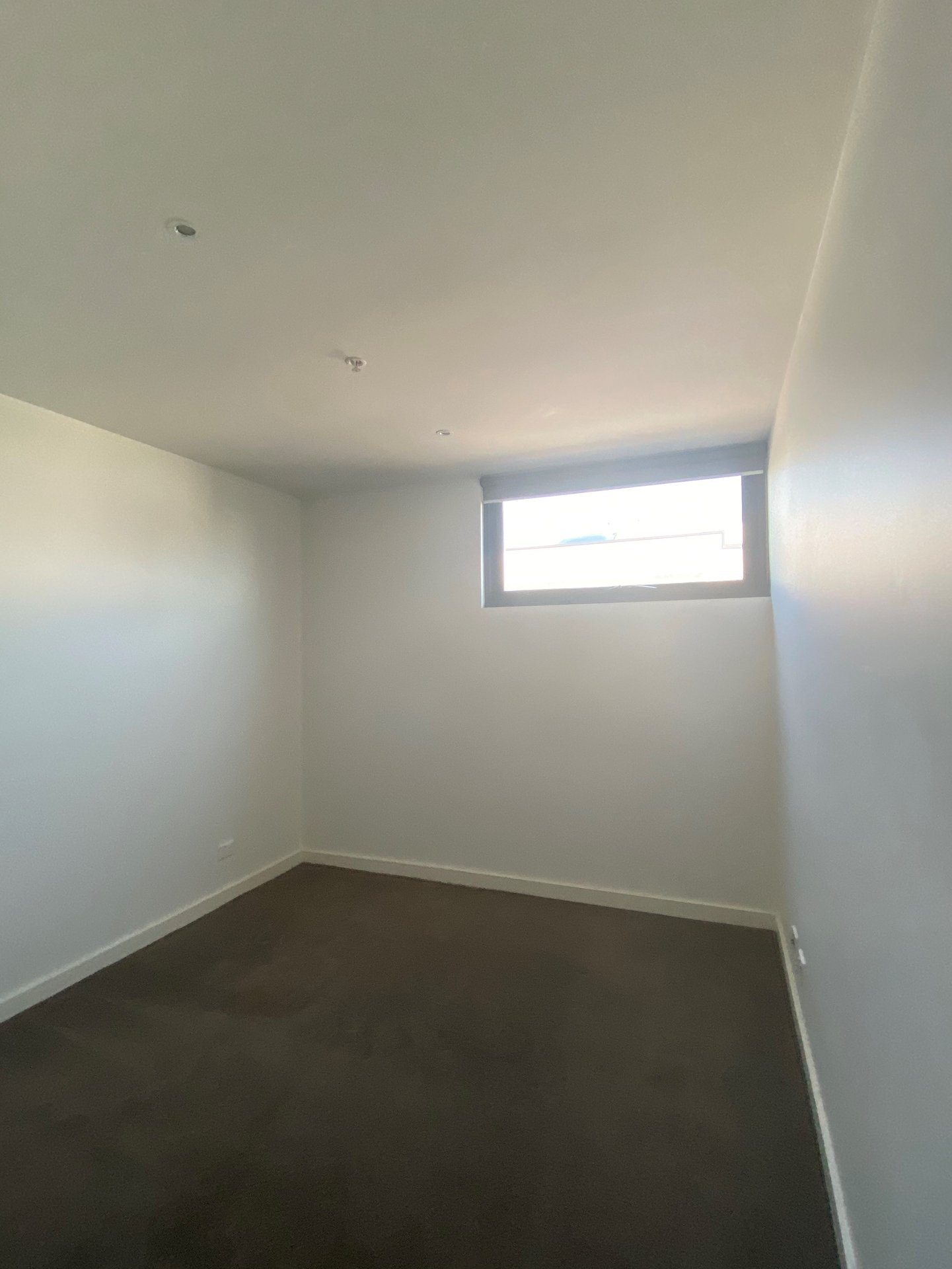 Property Gallery Thumbnail 3