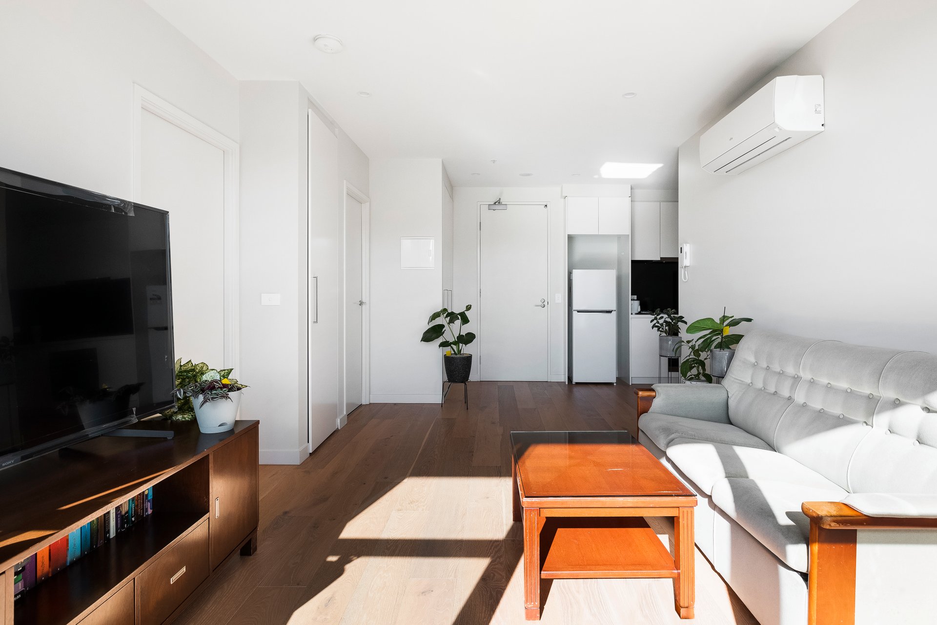 202/82 Hawdon Street, Heidelberg image 3