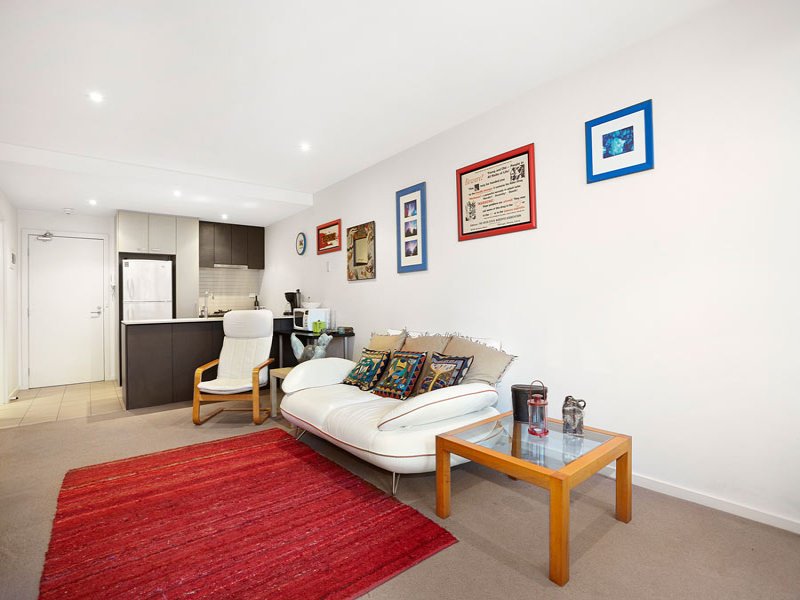 202/95 Ormond Road, Elwood image 4
