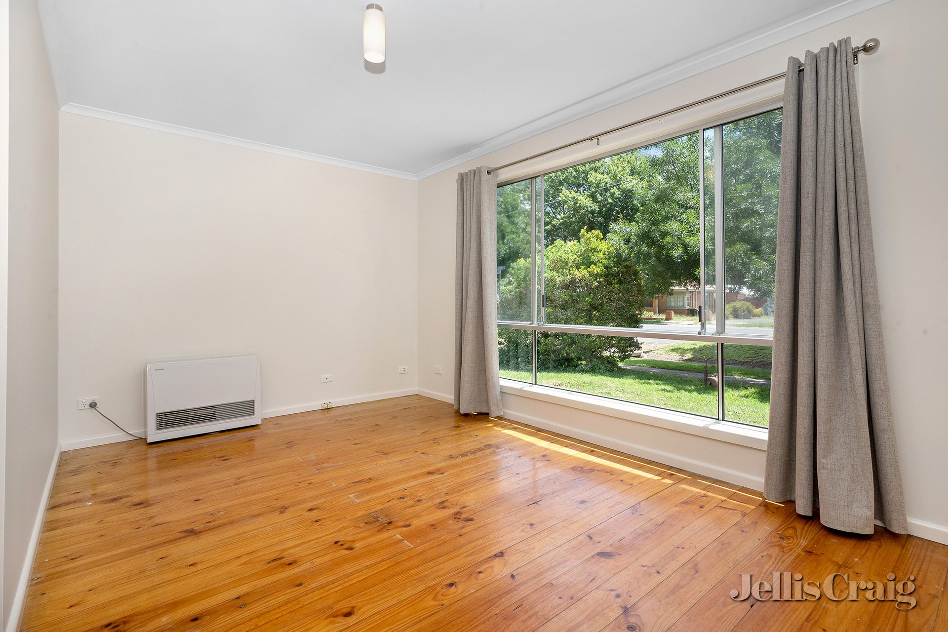 203 La Trobe Street, Redan image 3
