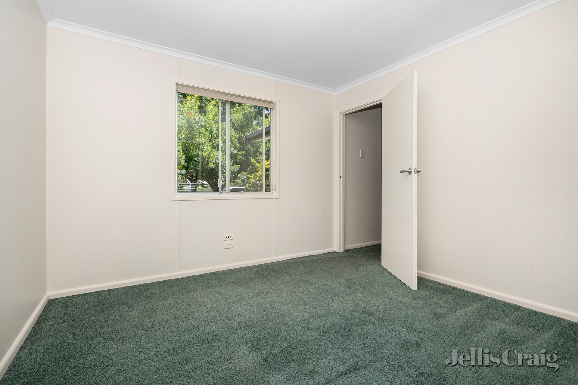 203 La Trobe Street, Redan image 4