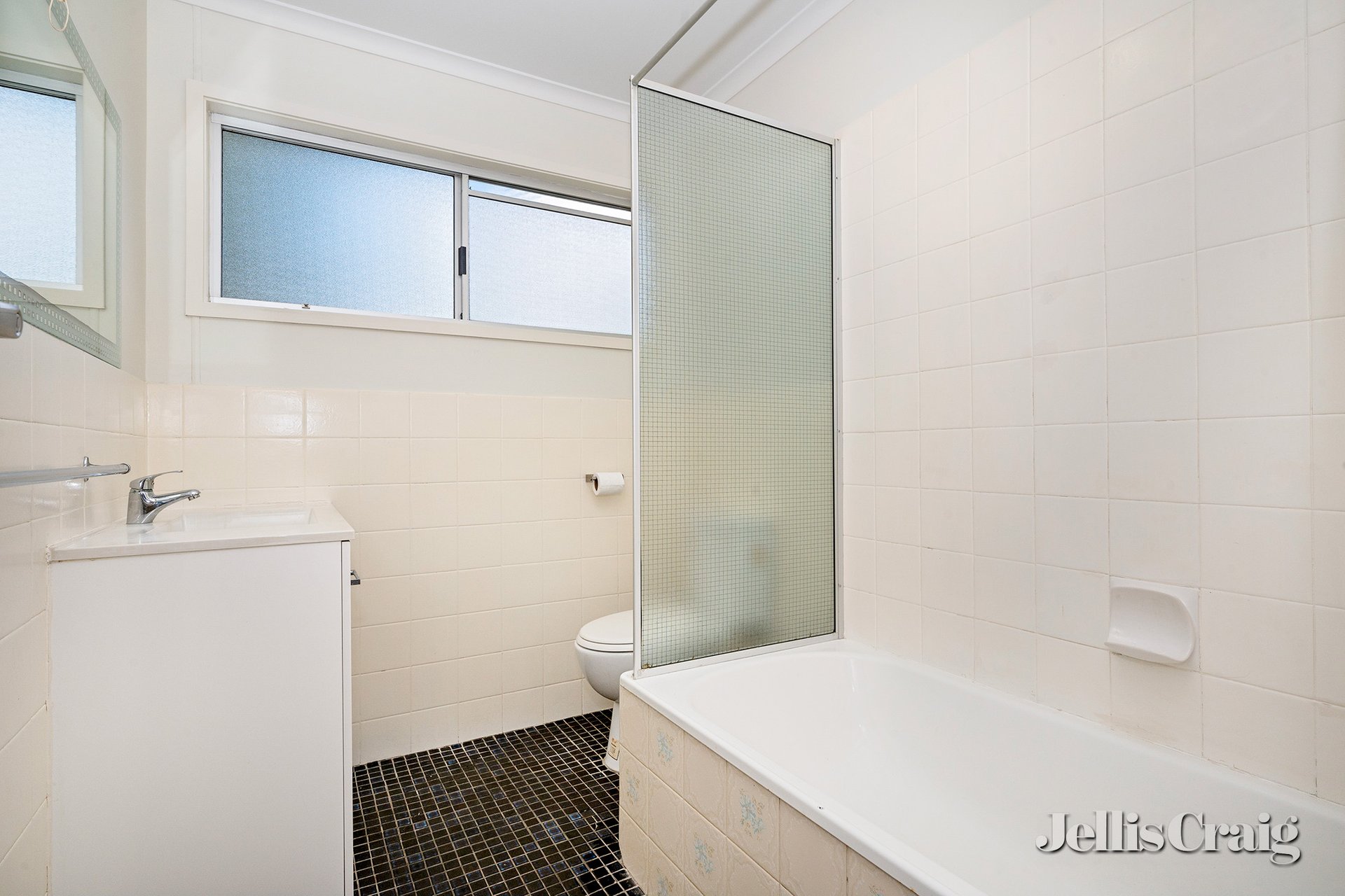203 La Trobe Street, Redan image 5