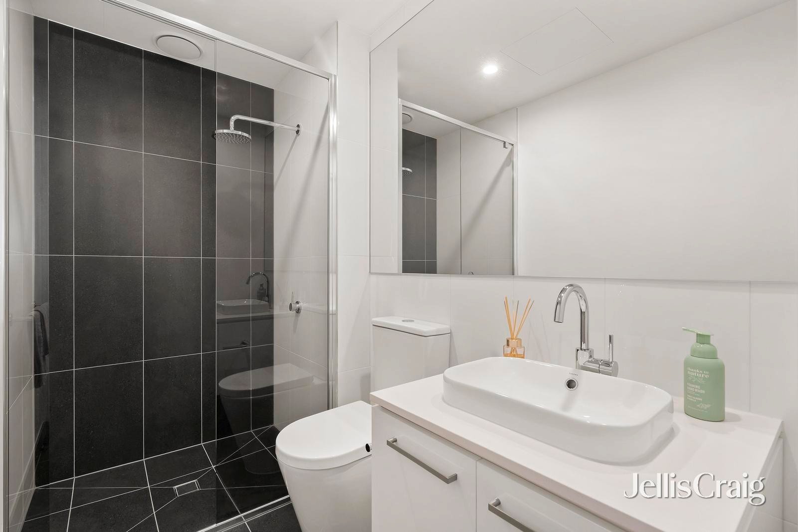 203/1 Lusher Road, Croydon image 7