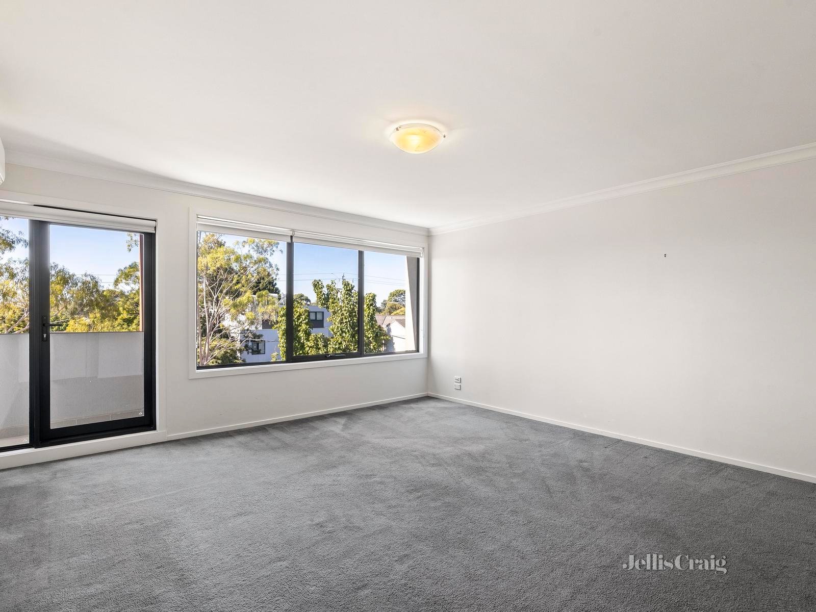 203/1042 Doncaster Road, Doncaster East image 3