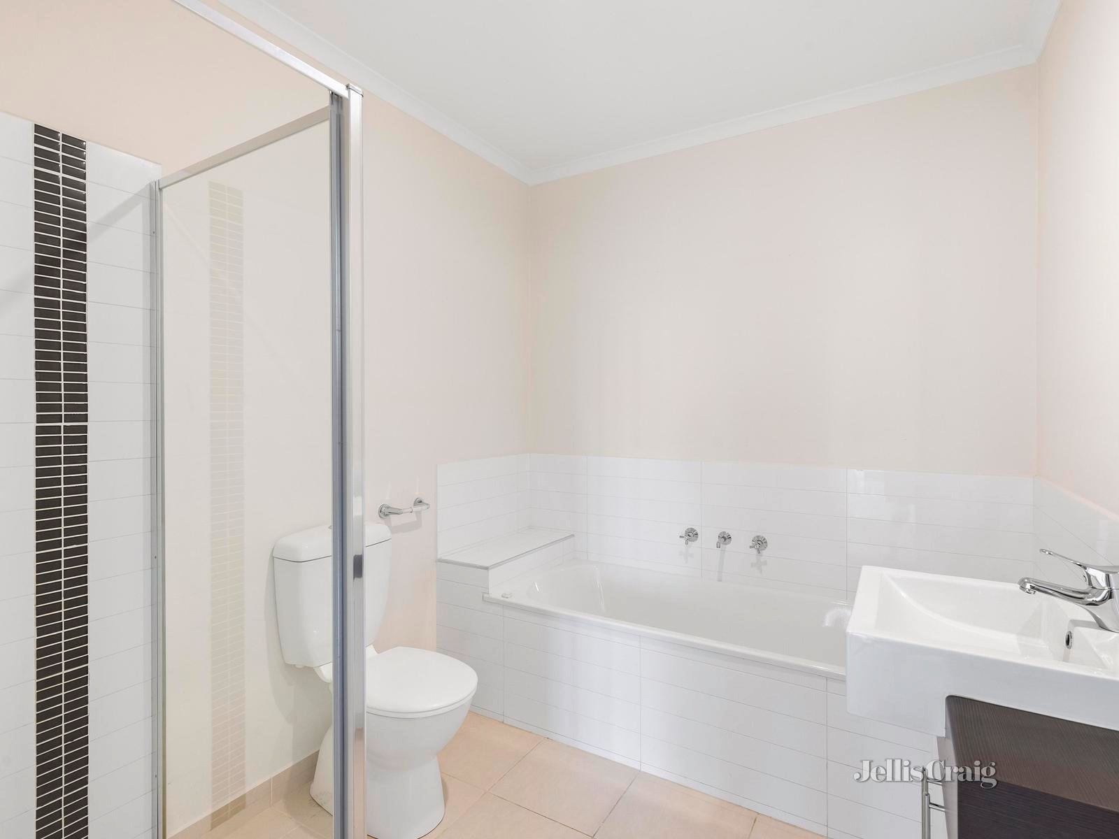 203/1042 Doncaster Road, Doncaster East image 4