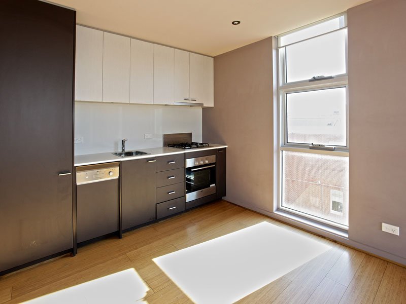 203/122 Ormond Road, Elwood image 3