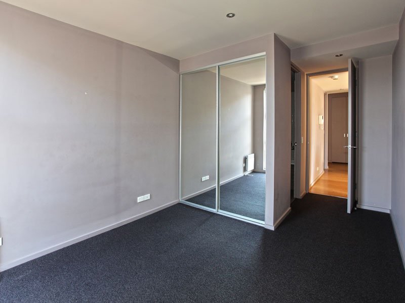 203/122 Ormond Road, Elwood image 6