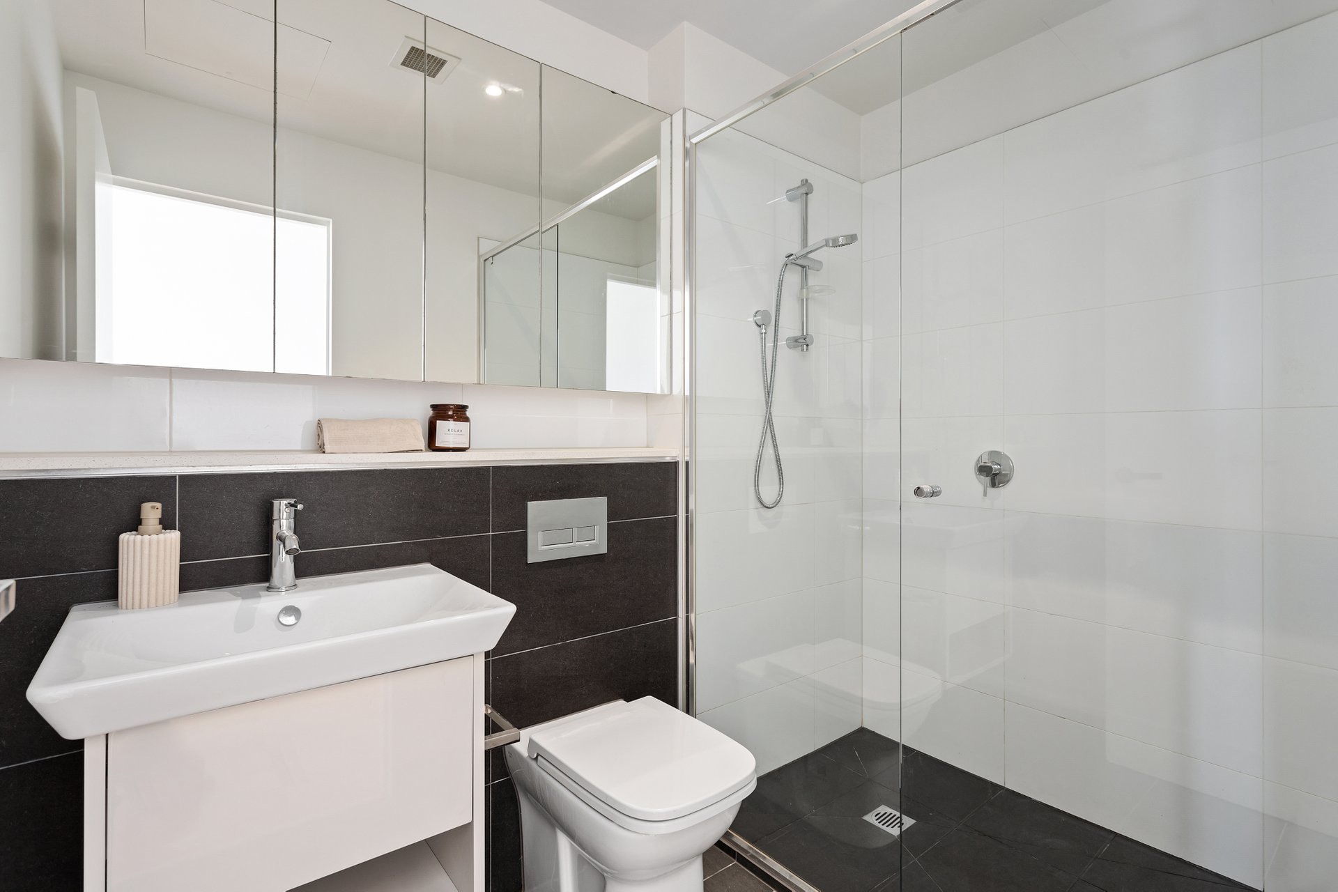 Property Gallery Thumbnail 8