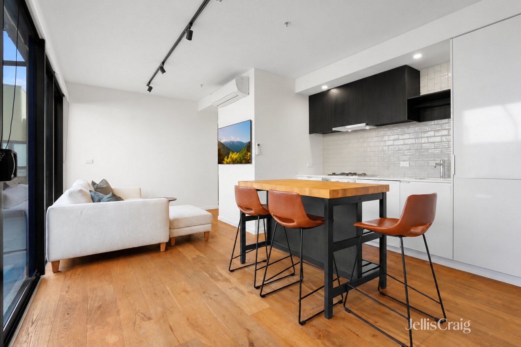 203/144 Queens Parade, Fitzroy&nbsp;North image 2