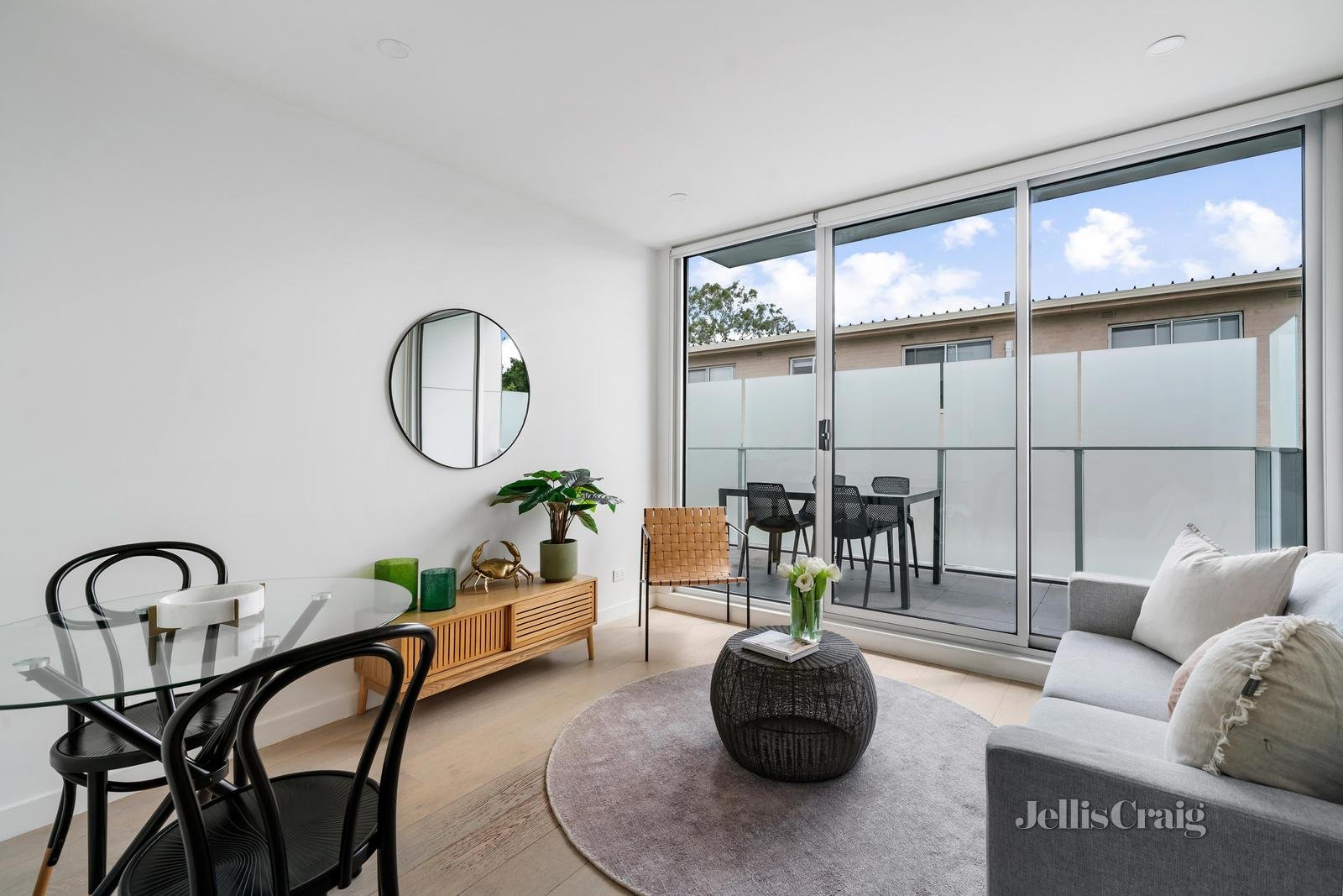 203/147 Riversdale Road, Hawthorn image 2