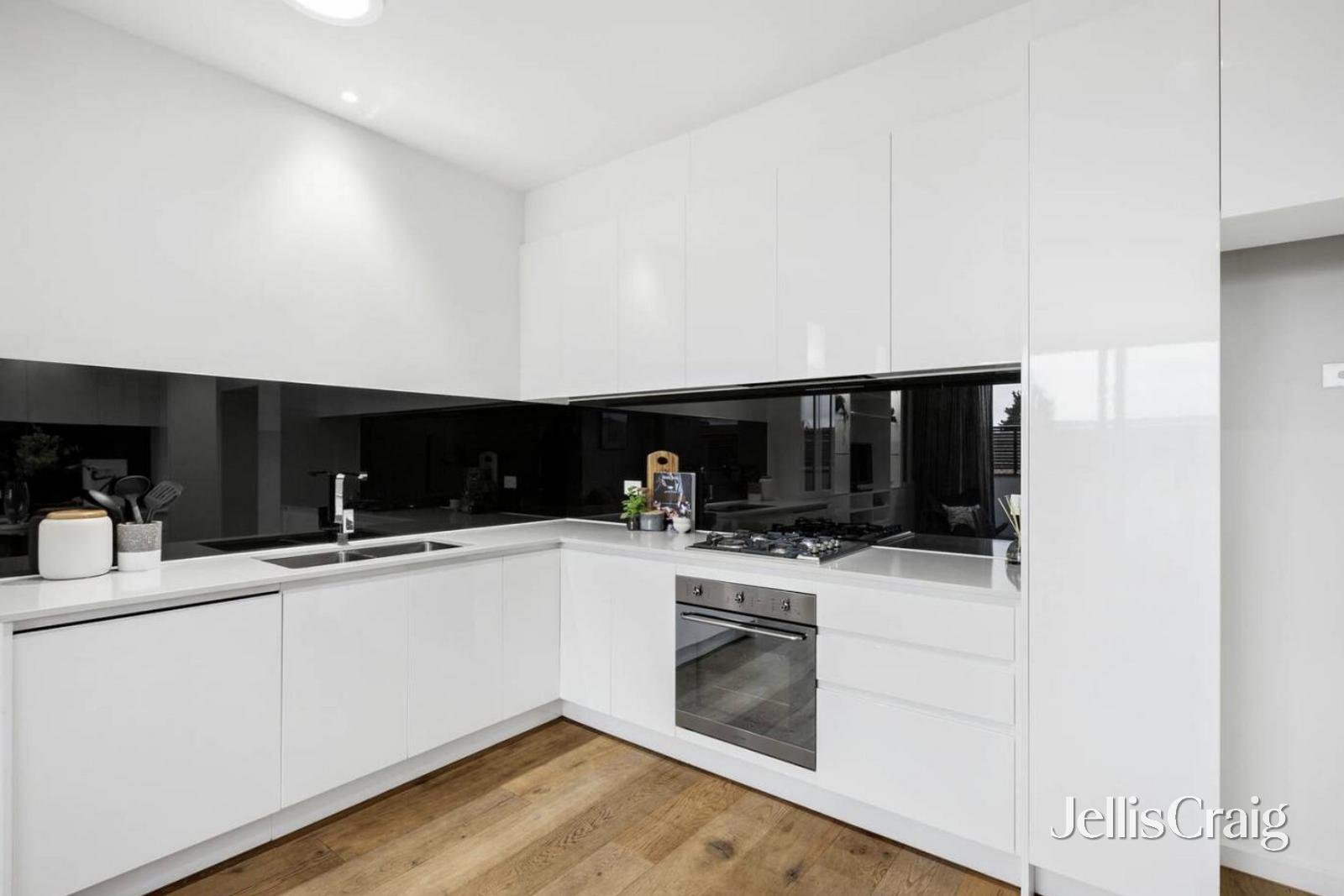 203/15 Manchester Grove, Glen&nbsp;Huntly image 4