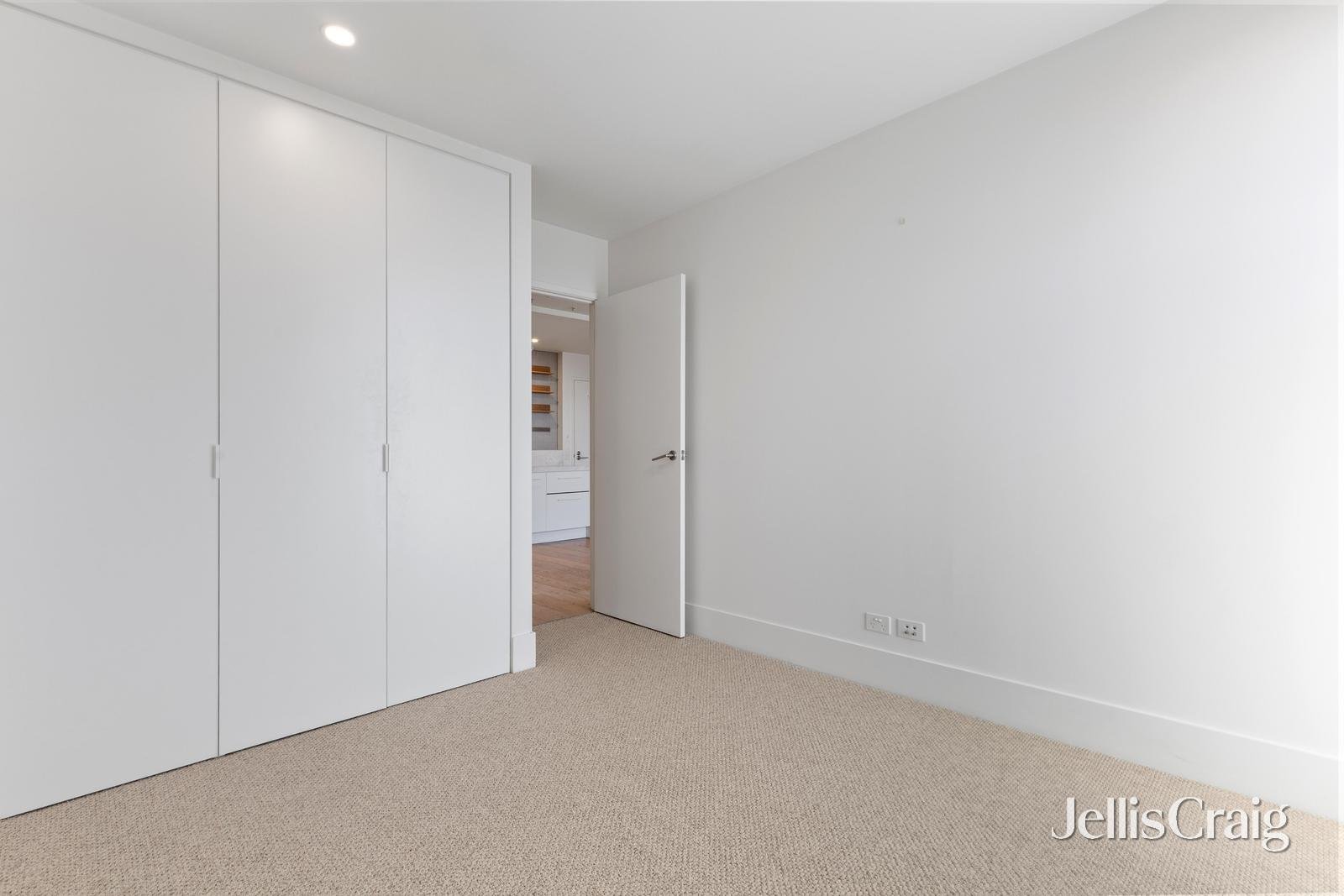 203/20 Camberwell Road, Hawthorn East image 4