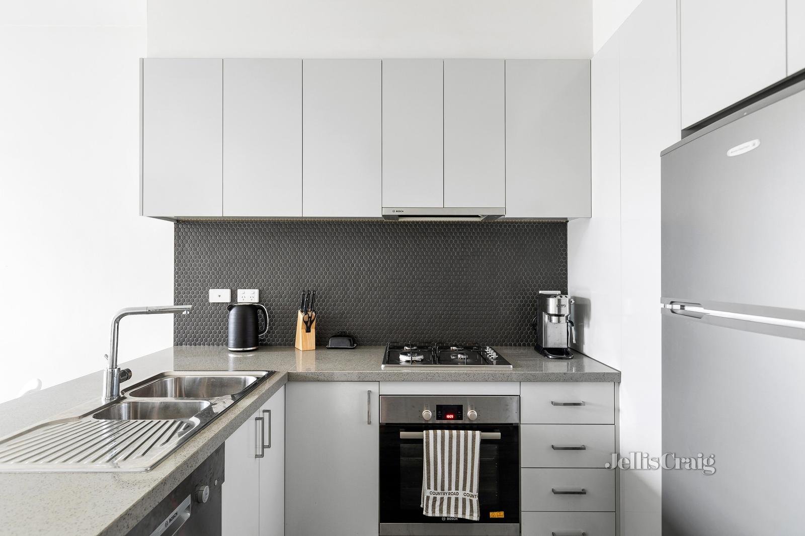 203/264 Waterdale Road, Ivanhoe image 2