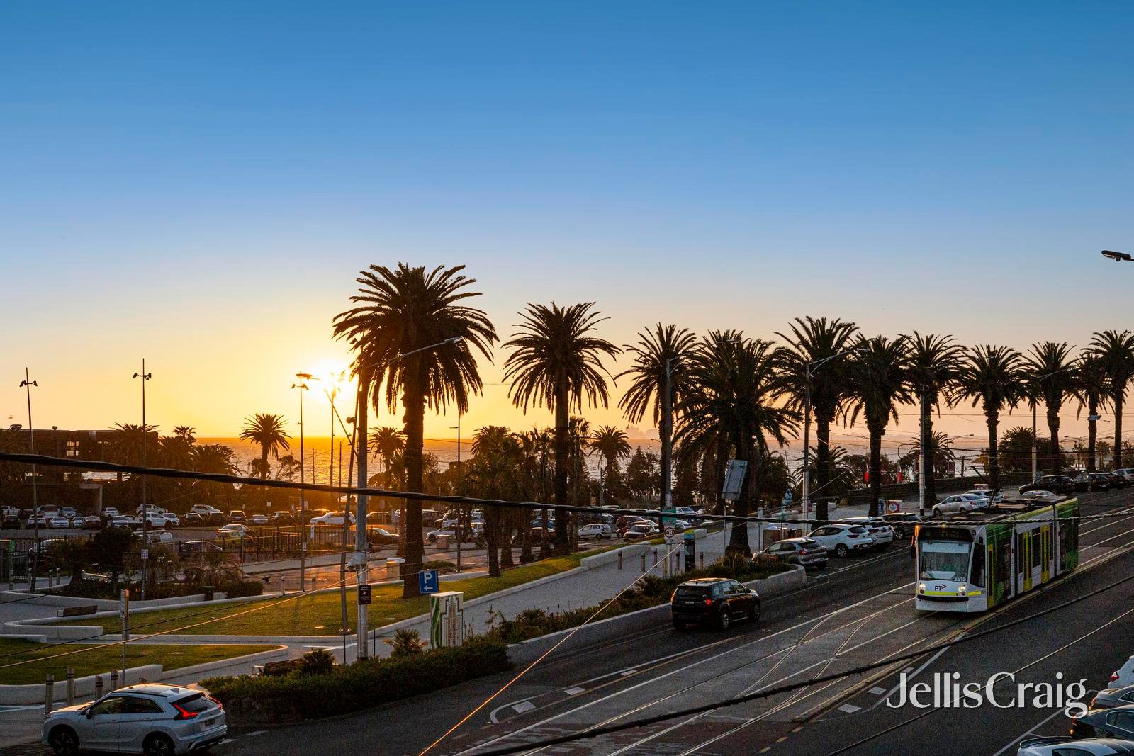 203/30b The Esplanade, St Kilda image 4