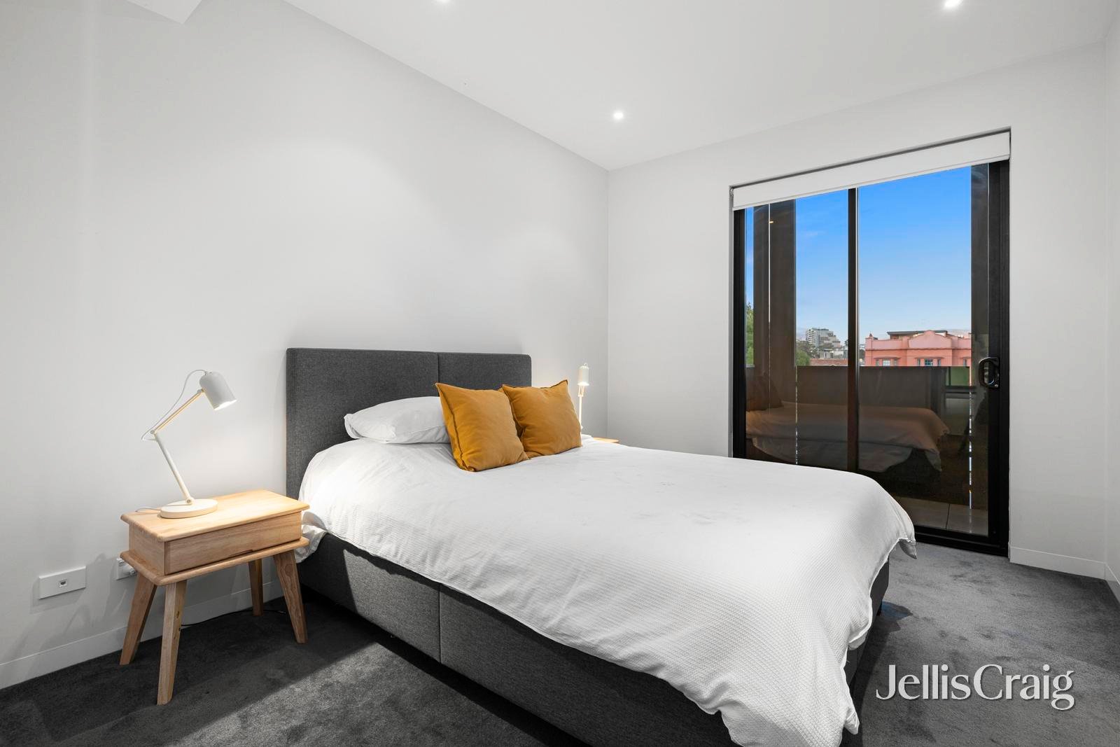 203/30b The Esplanade, St Kilda image 11