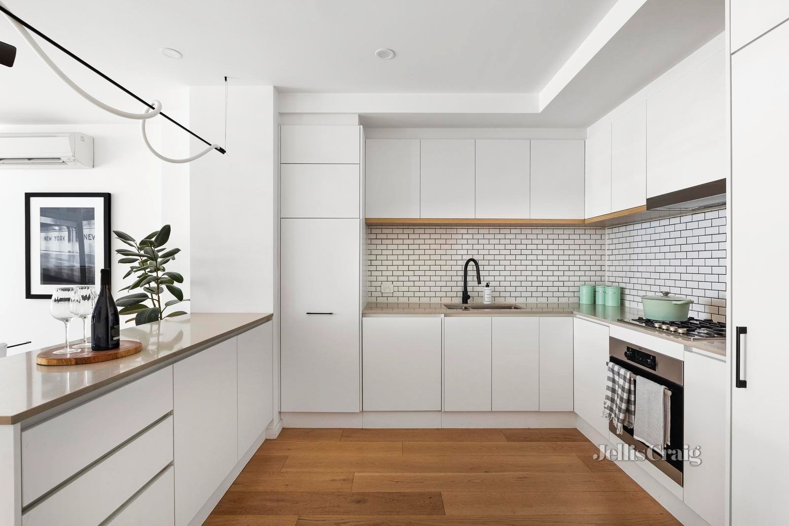 203/35 Plenty Road, Preston image 4