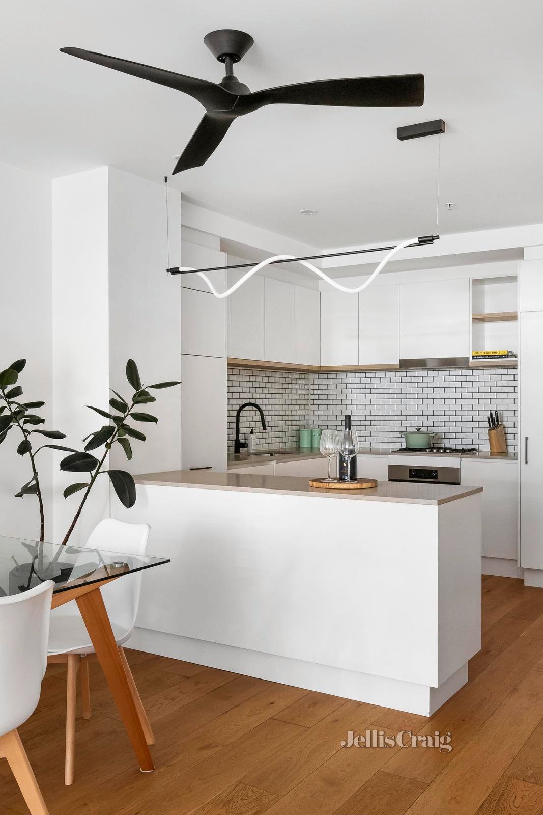 203/35 Plenty Road, Preston image 5