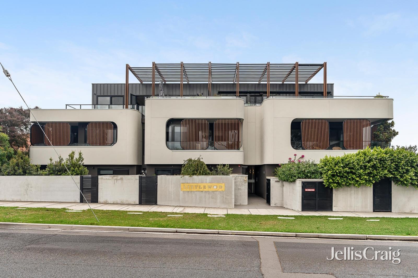 203/4 Littlewood Street, Hampton image 1