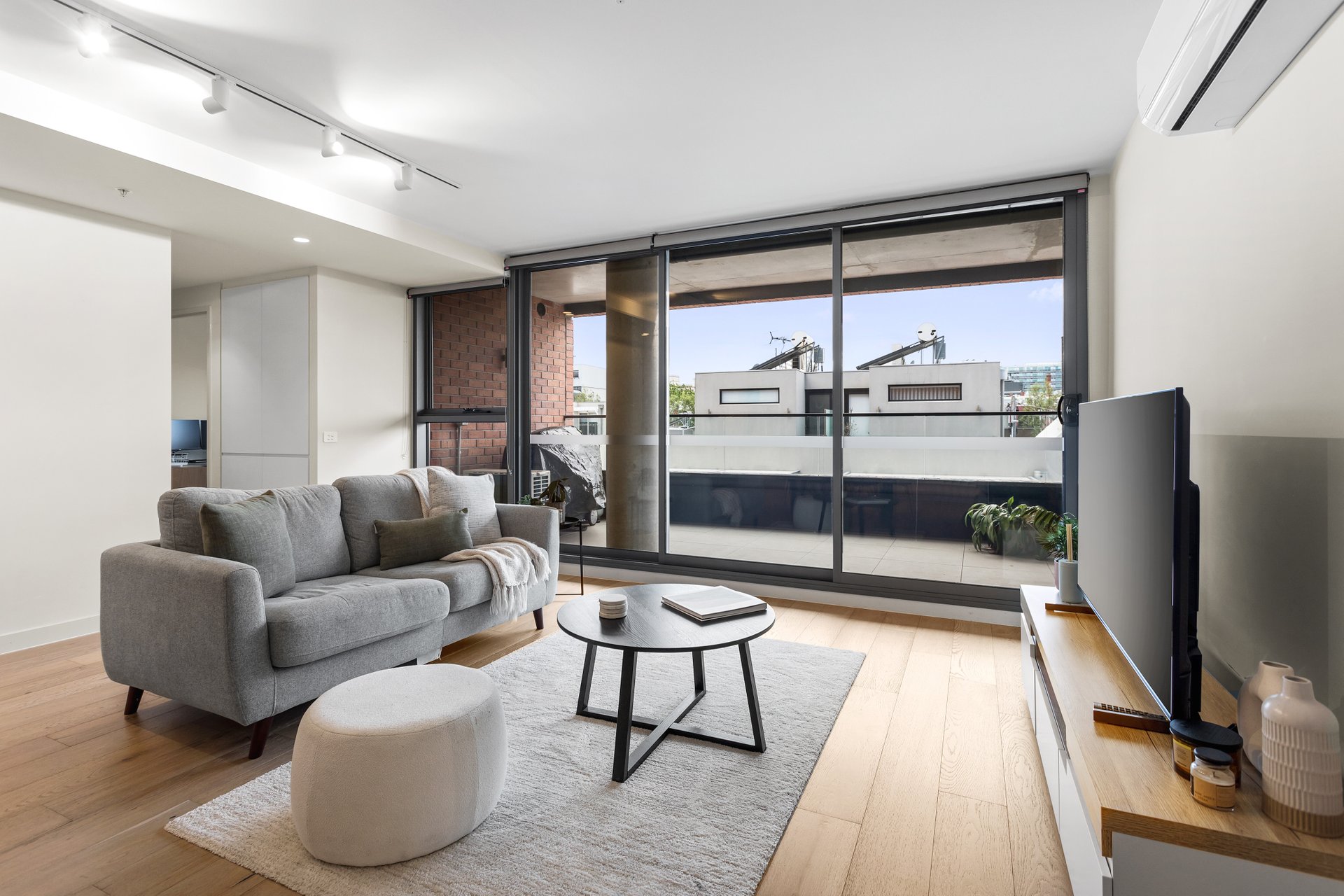 Property Gallery Thumbnail 3