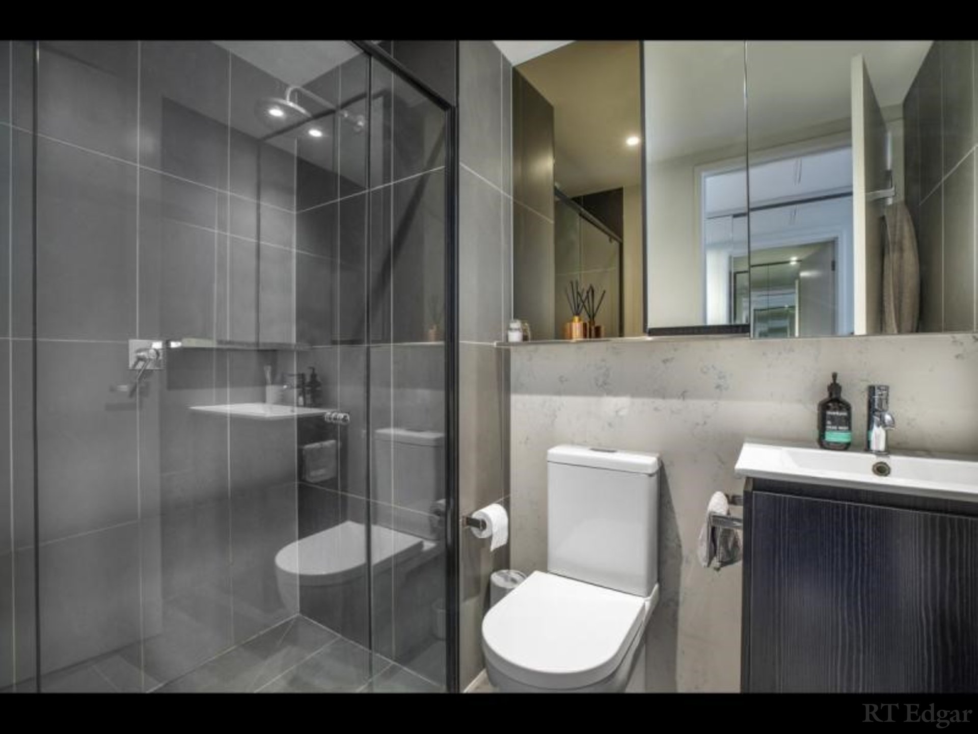 Property Gallery Thumbnail 8