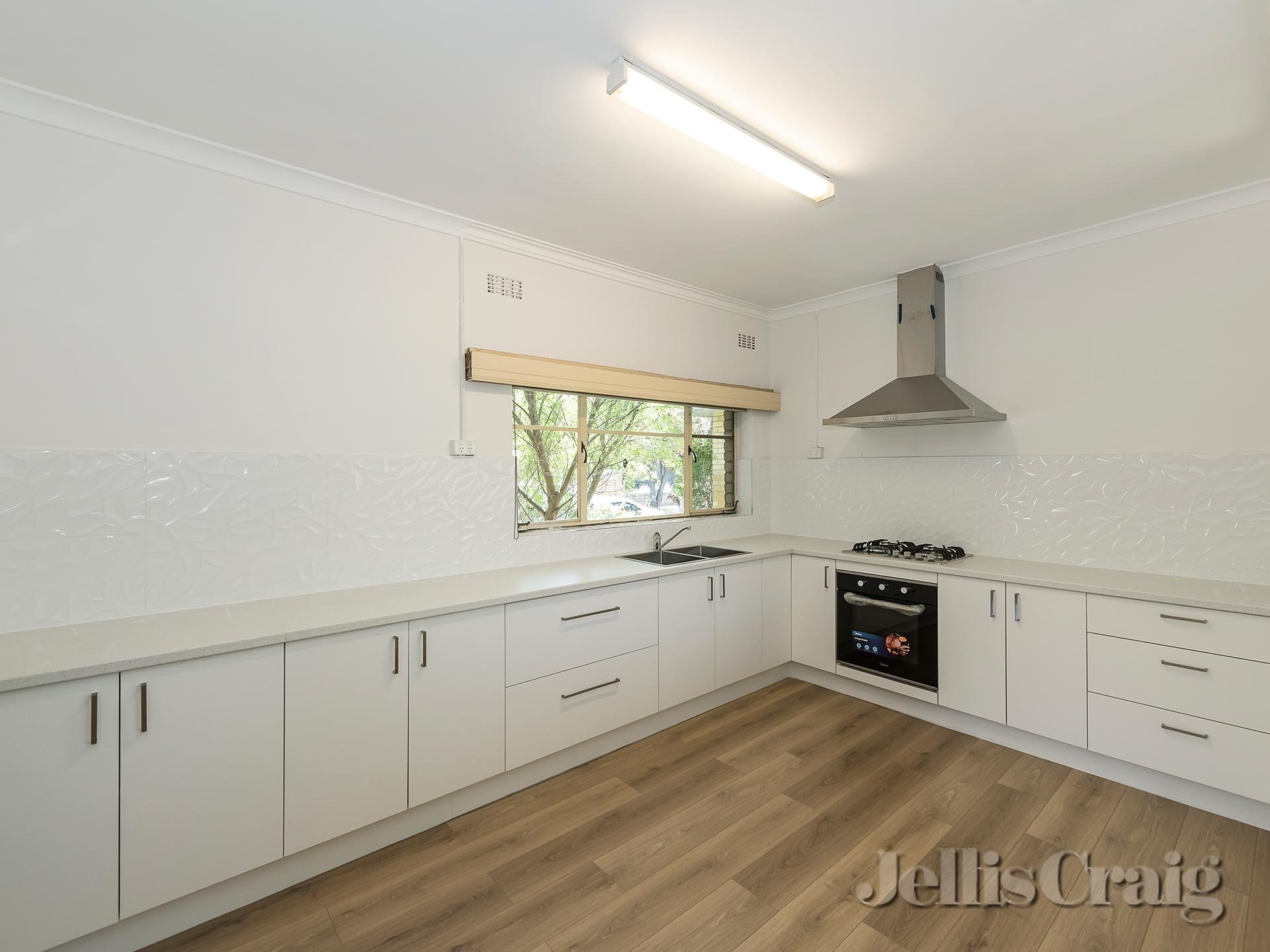 204 Jasper Road, Bentleigh image 2