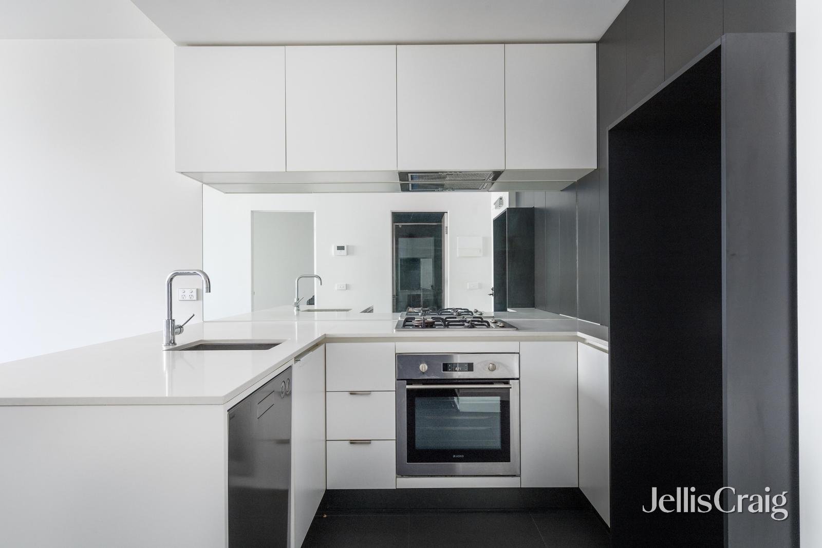 204/101 St Kilda Road, St&nbsp;Kilda image 3