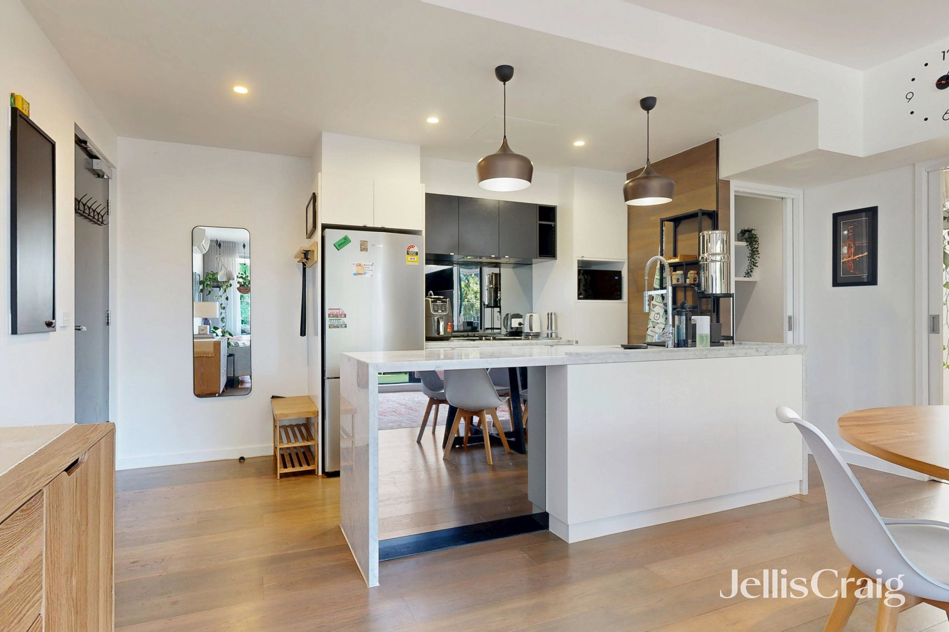 204/138 Ormond Road, Elwood image 2