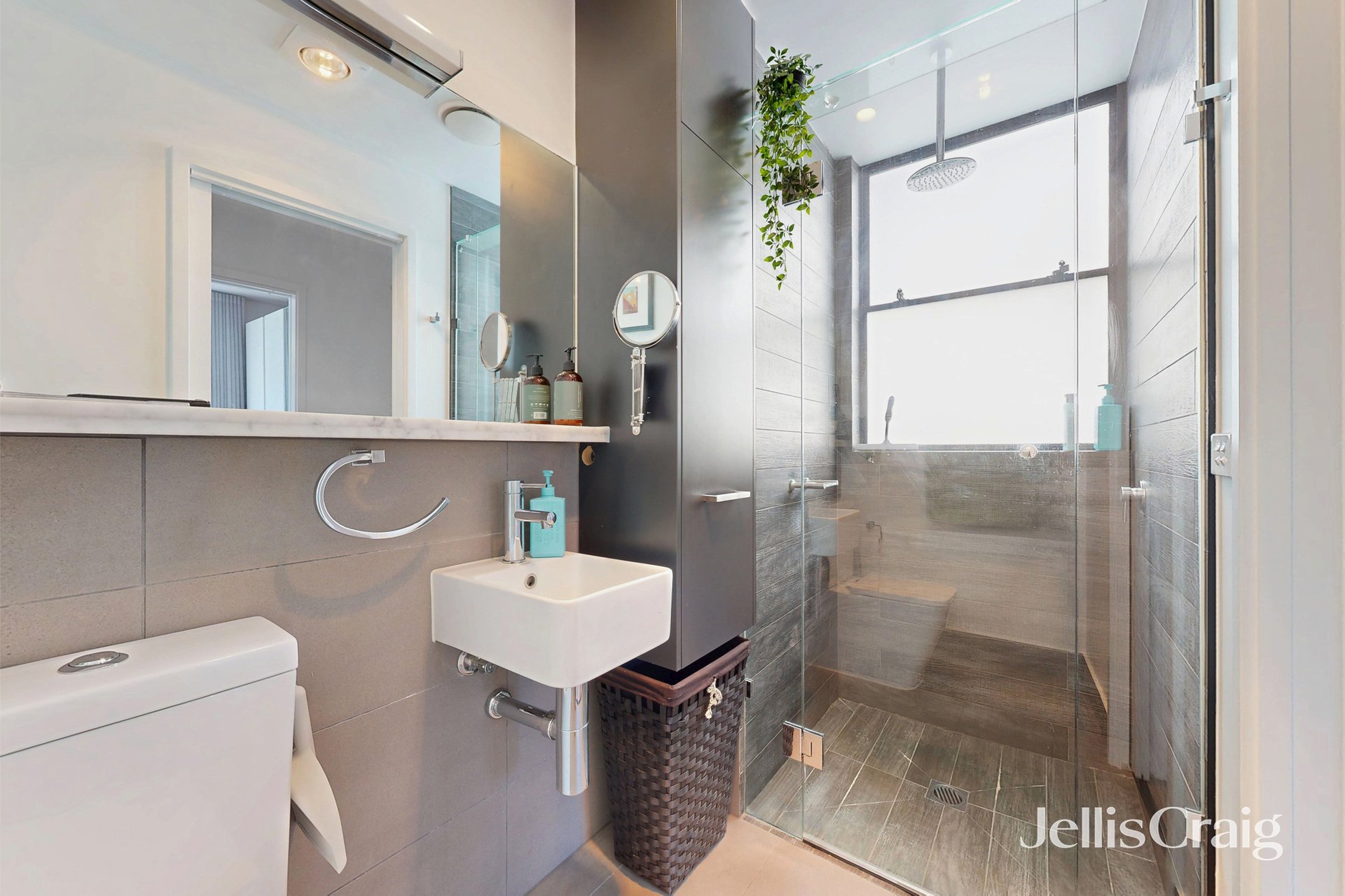 204/138 Ormond Road, Elwood image 9