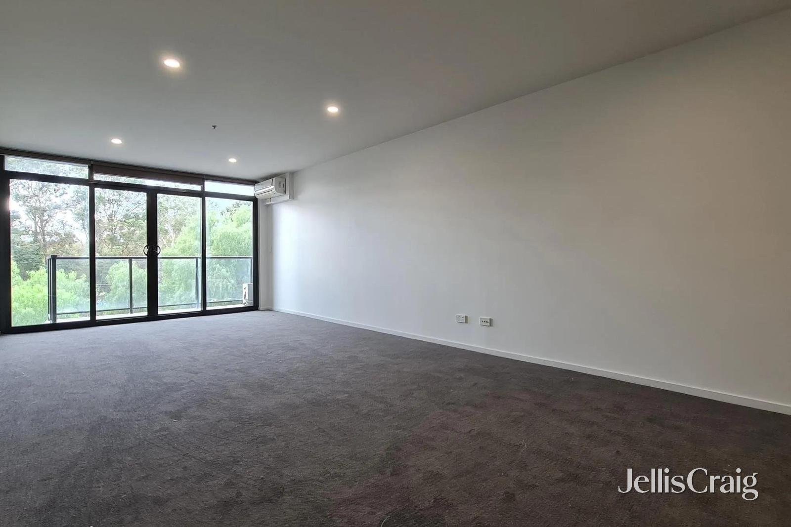 204/163 Burwood Road, Hawthorn image 2