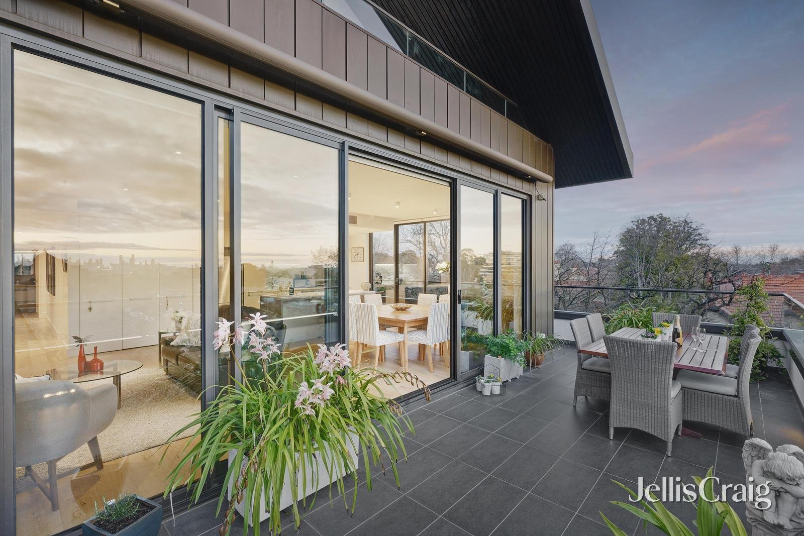 204/2 Gascoyne Street, Canterbury image 5